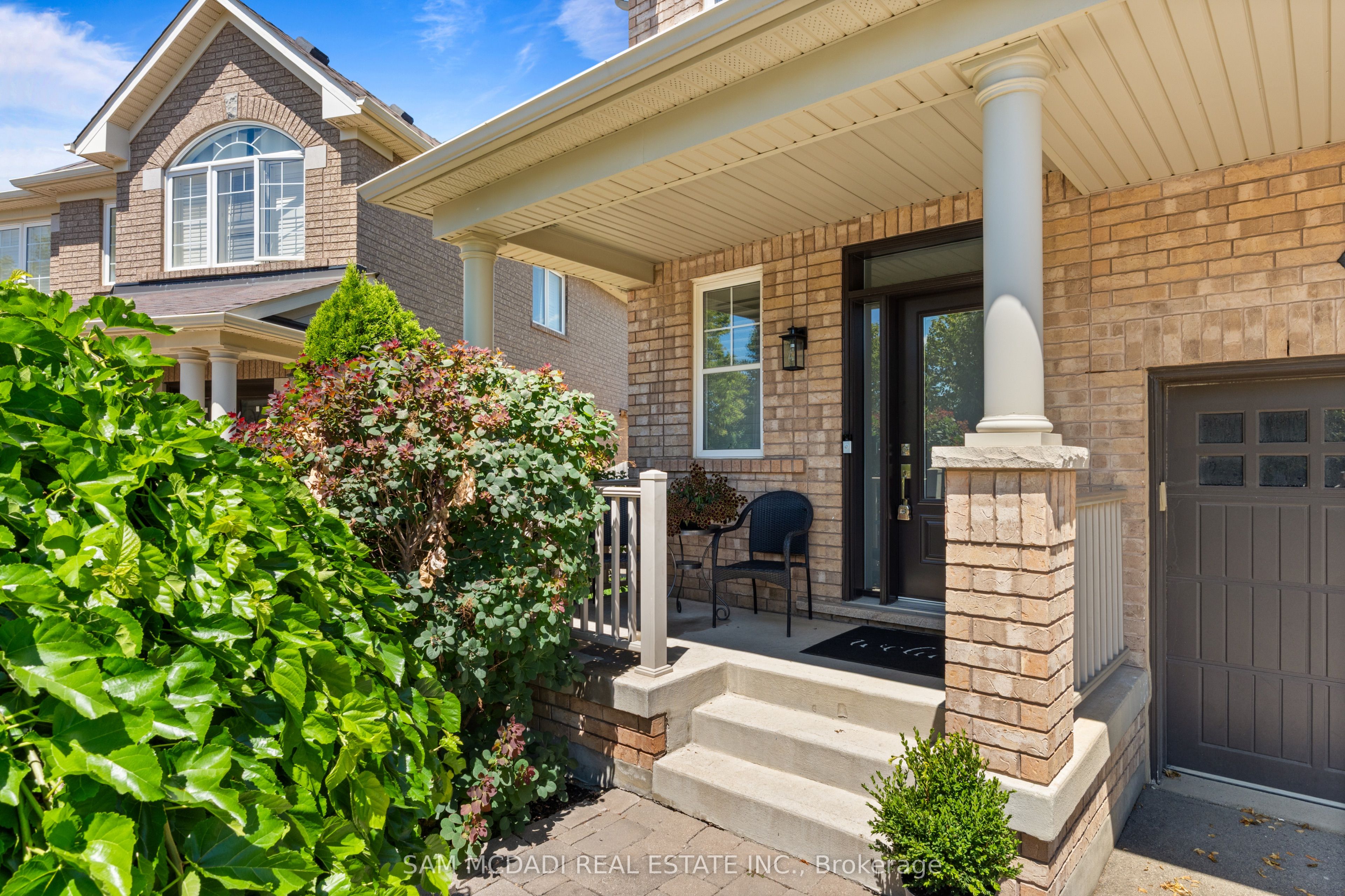 899 Pickersgill Crescent Property Photo 2