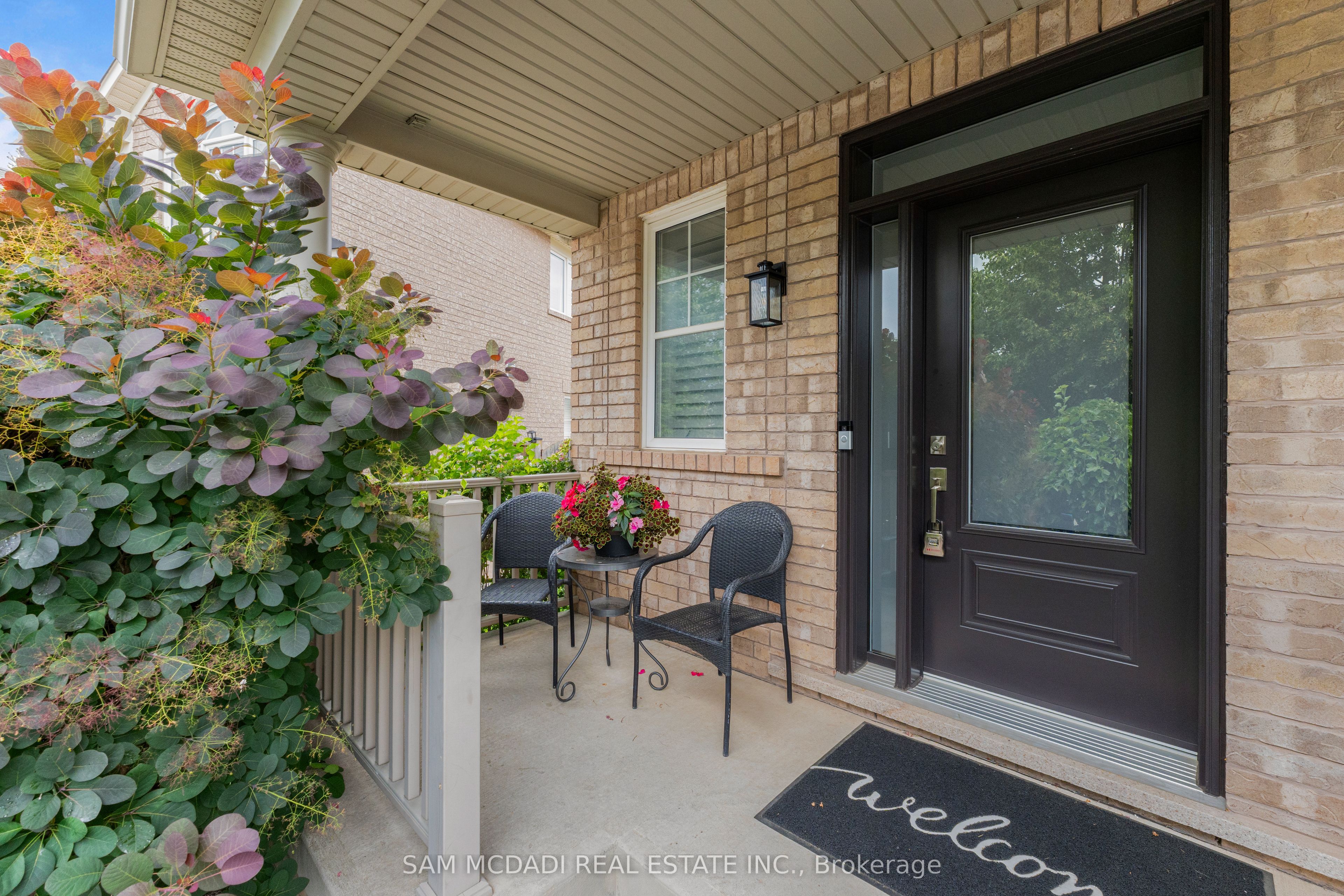 899 Pickersgill Crescent Property Photo 3