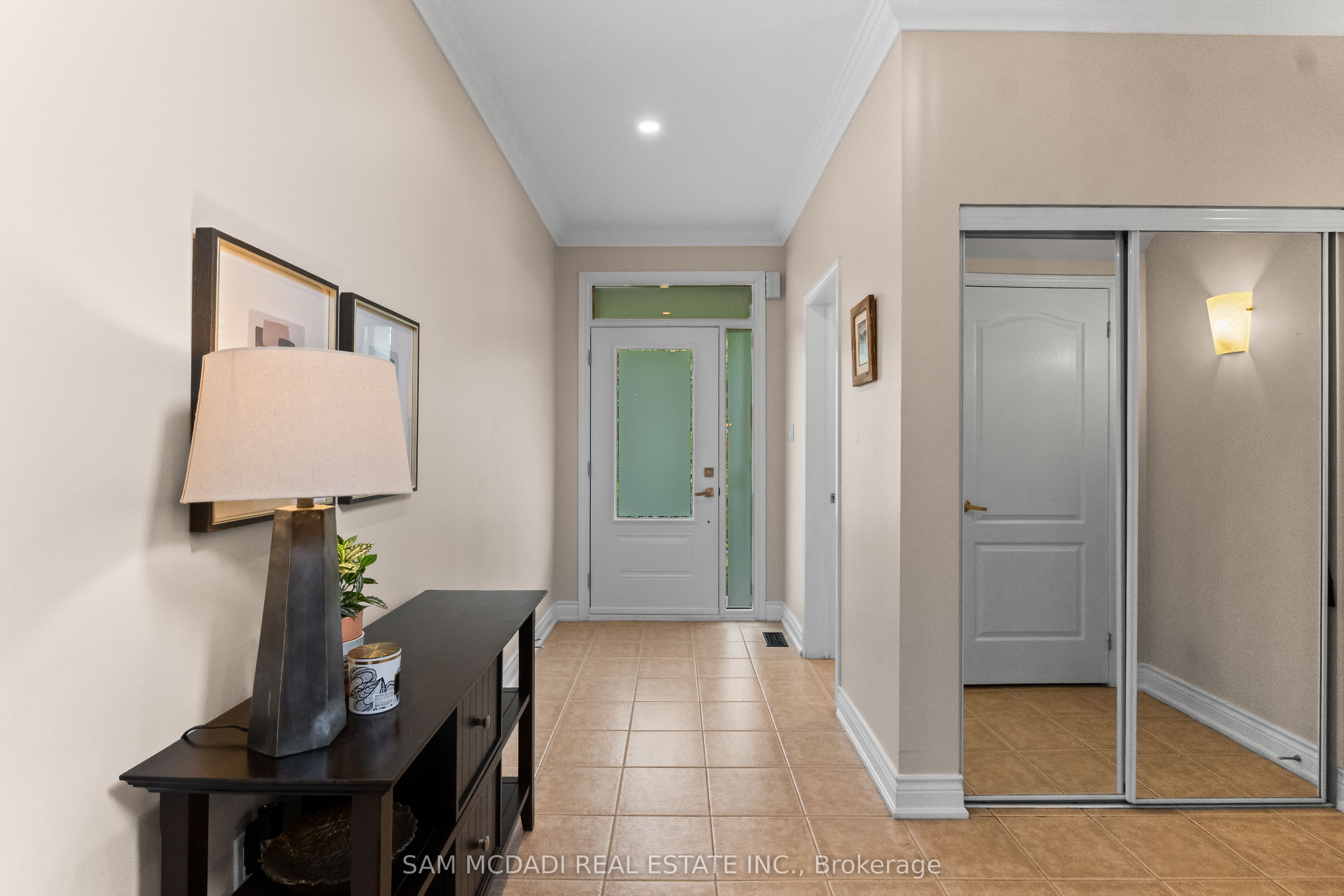 899 Pickersgill Crescent Property Photo 4