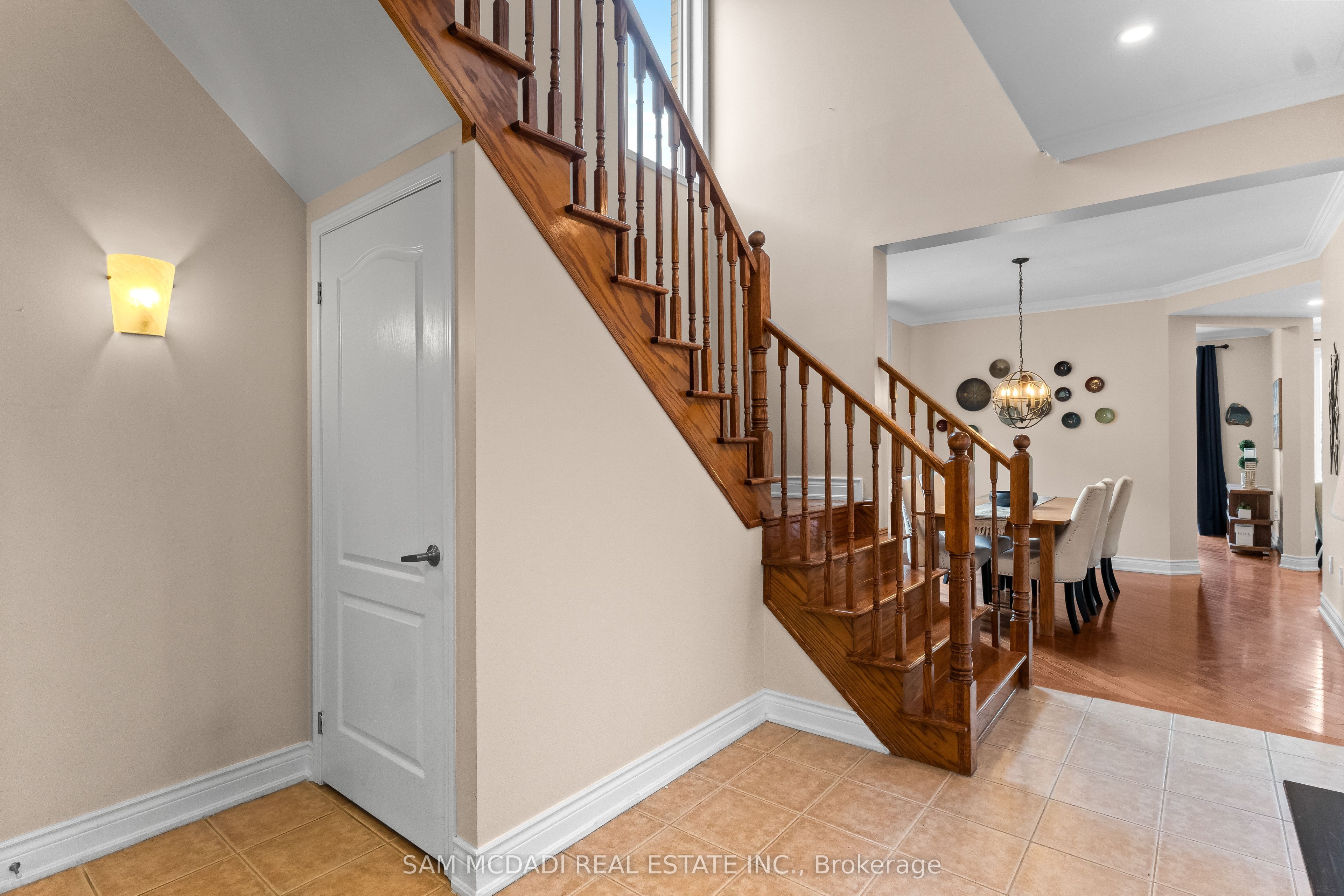 899 Pickersgill Crescent Property Photo 7