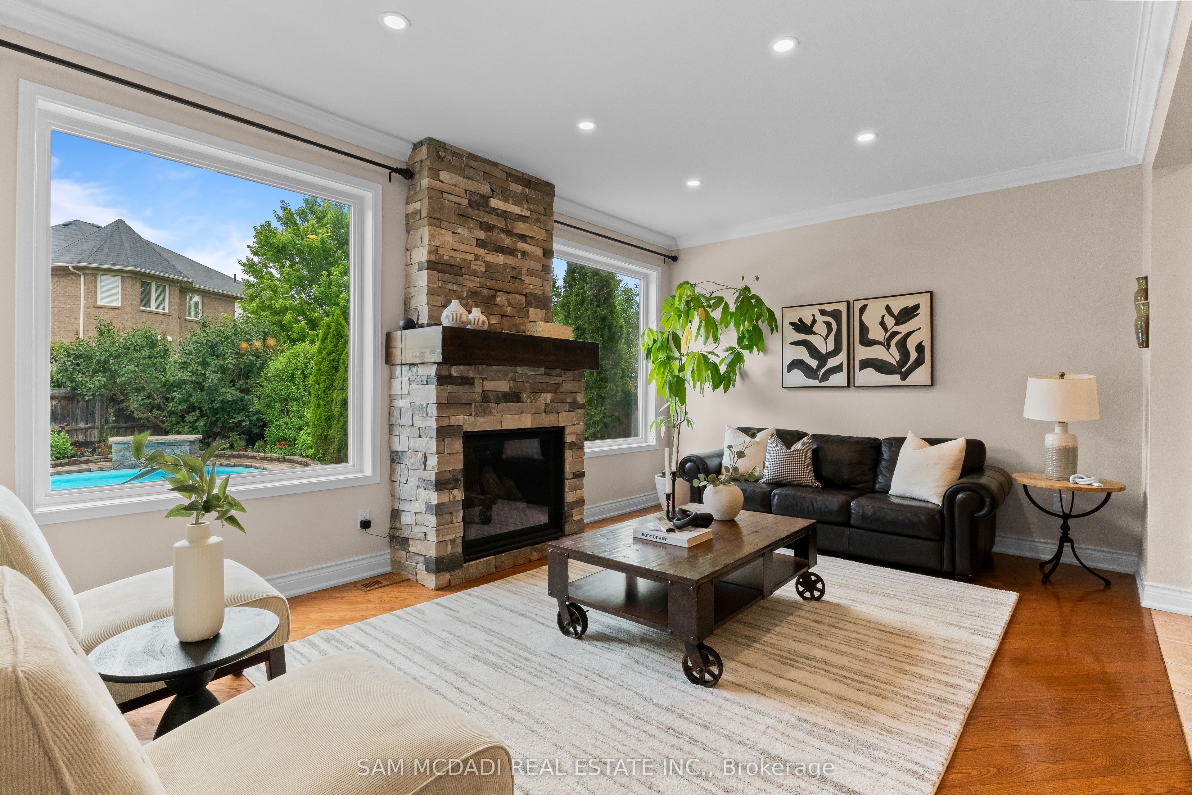 899 Pickersgill Crescent Property Photo 10