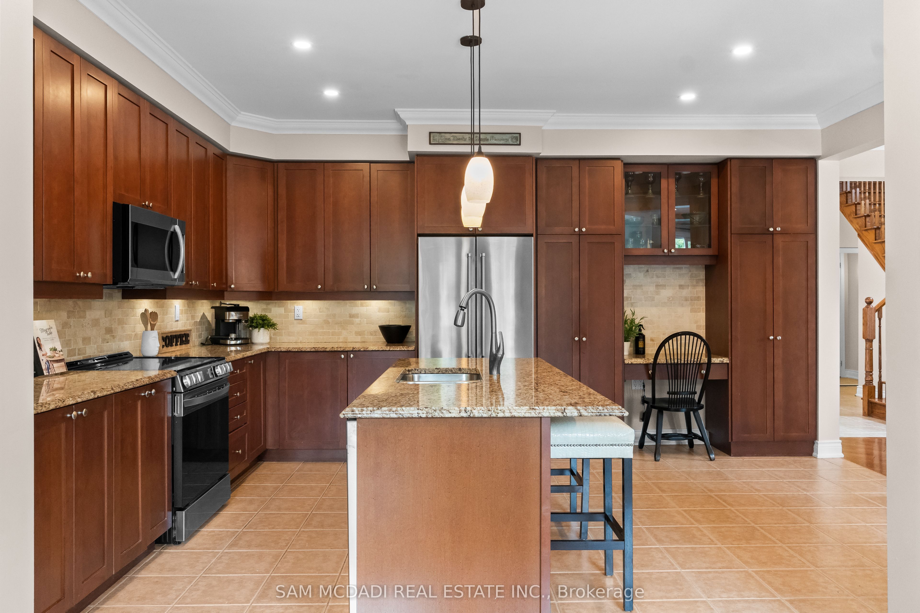 899 Pickersgill Crescent Property Photo 11