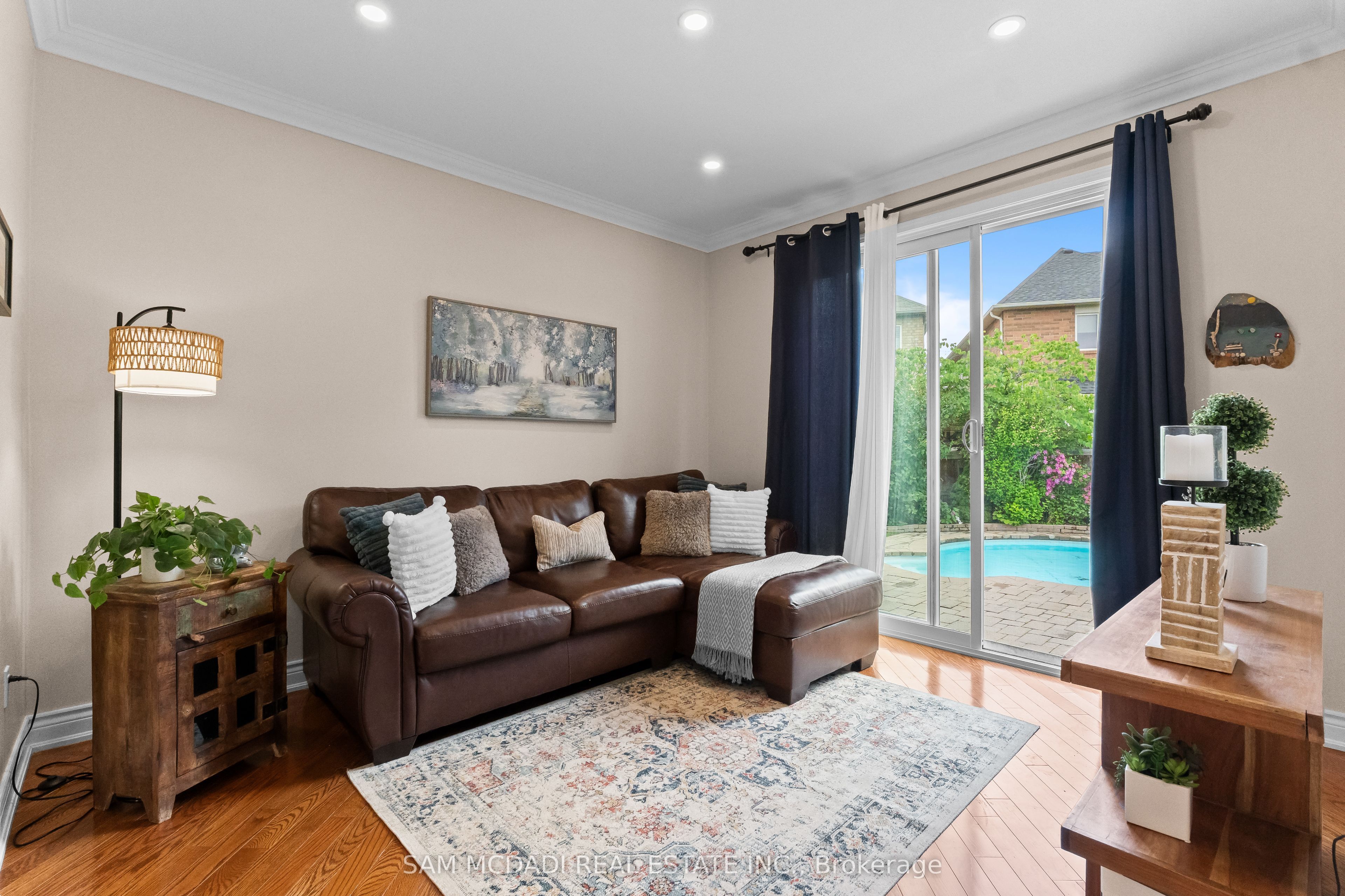 899 Pickersgill Crescent Property Photo 15