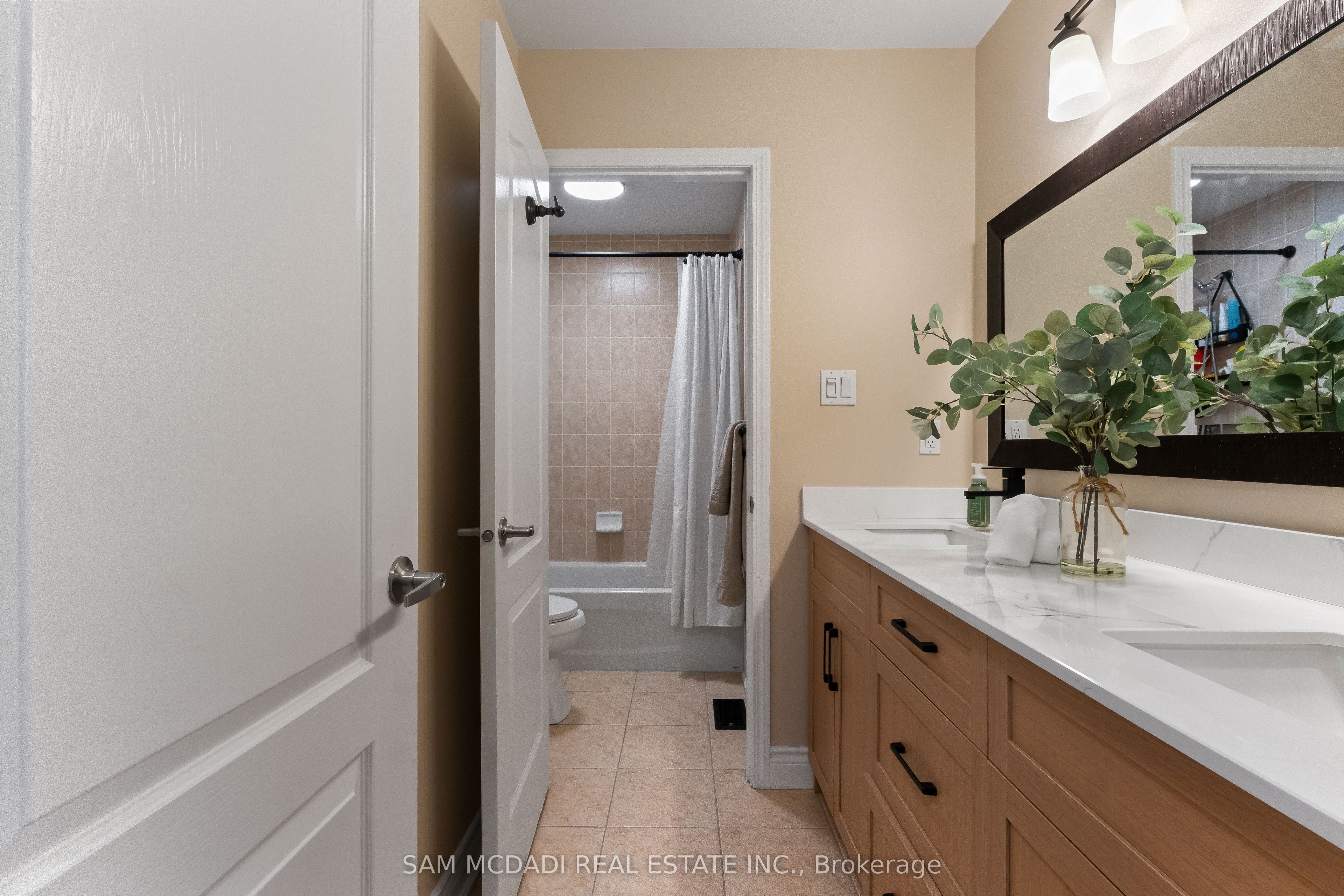899 Pickersgill Crescent Property Photo 24
