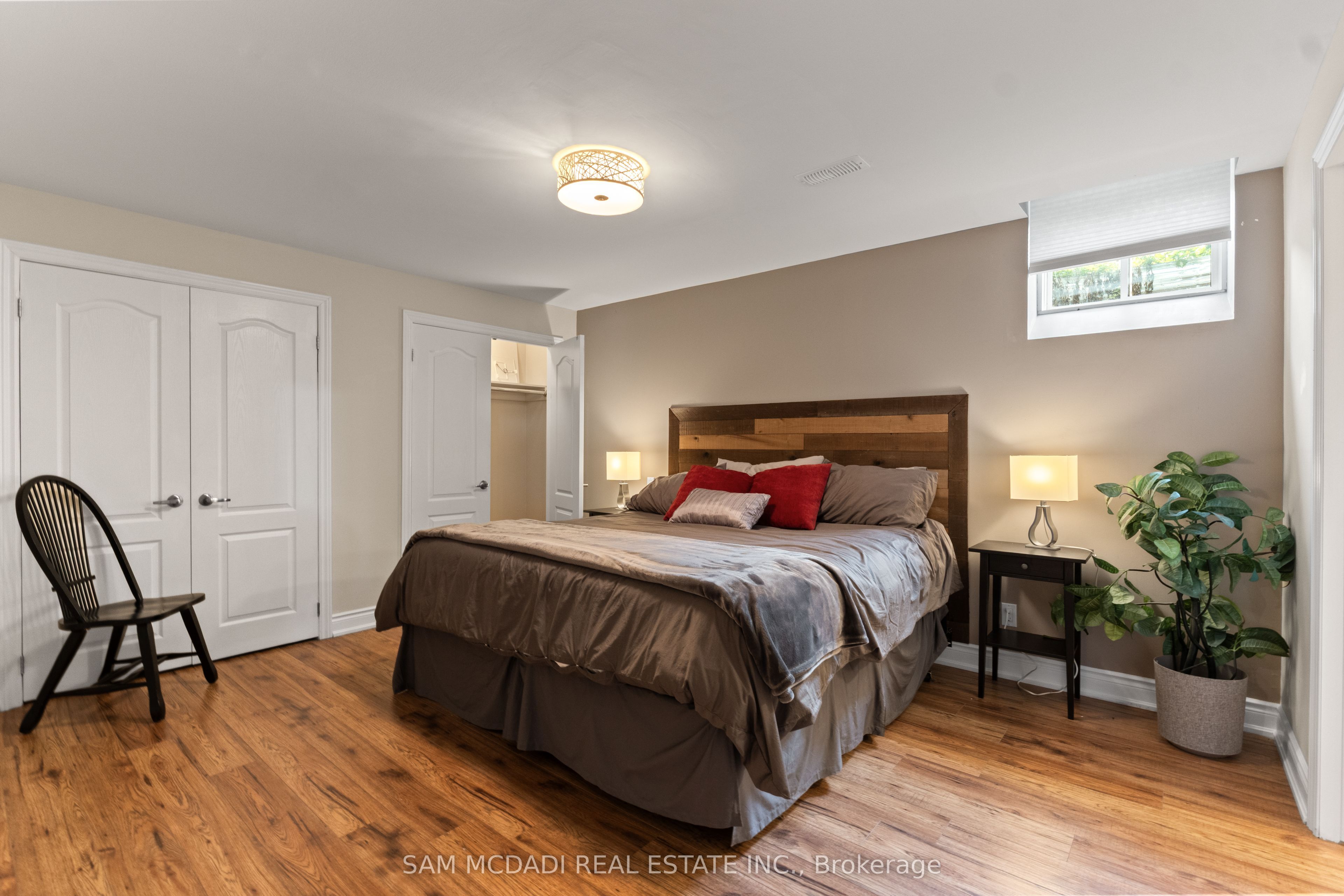 899 Pickersgill Crescent Property Photo 35