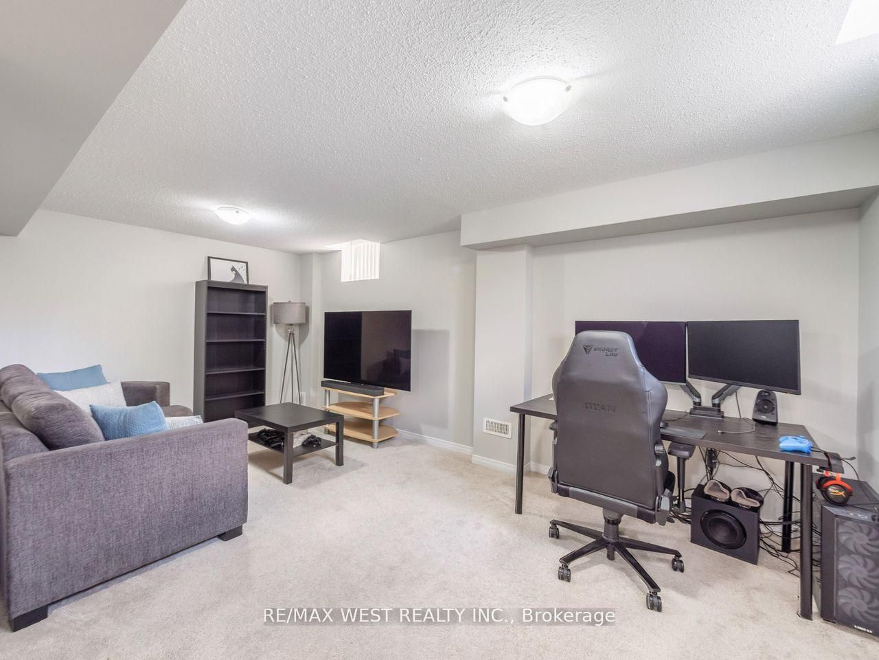 60 Utopia Way Property Photo 39