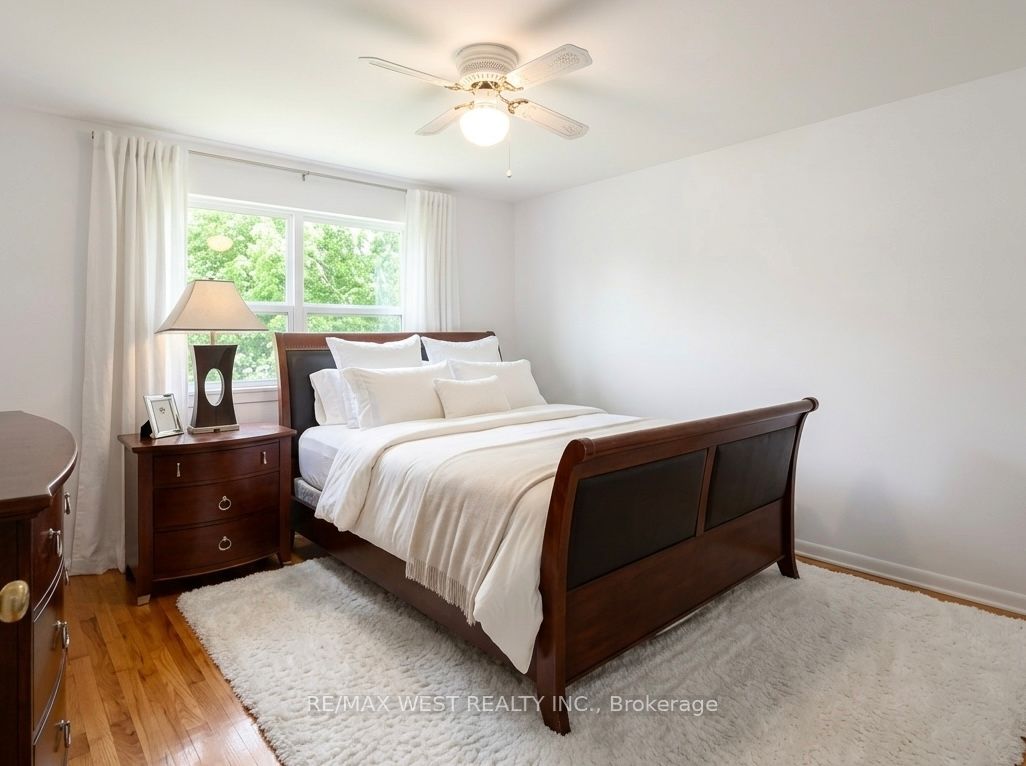 19 Gosford Boulevard 3 Property Photo 6