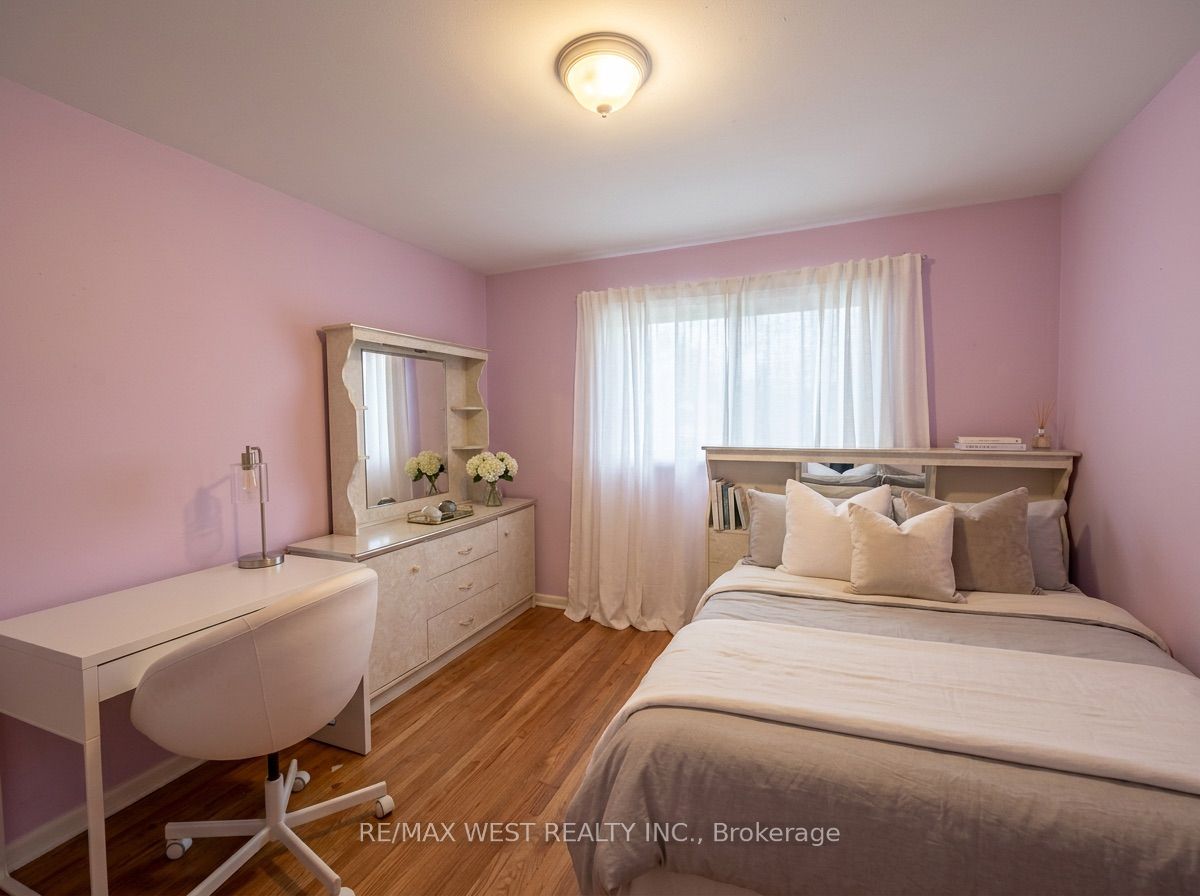 19 Gosford Boulevard 3 Property Photo 8