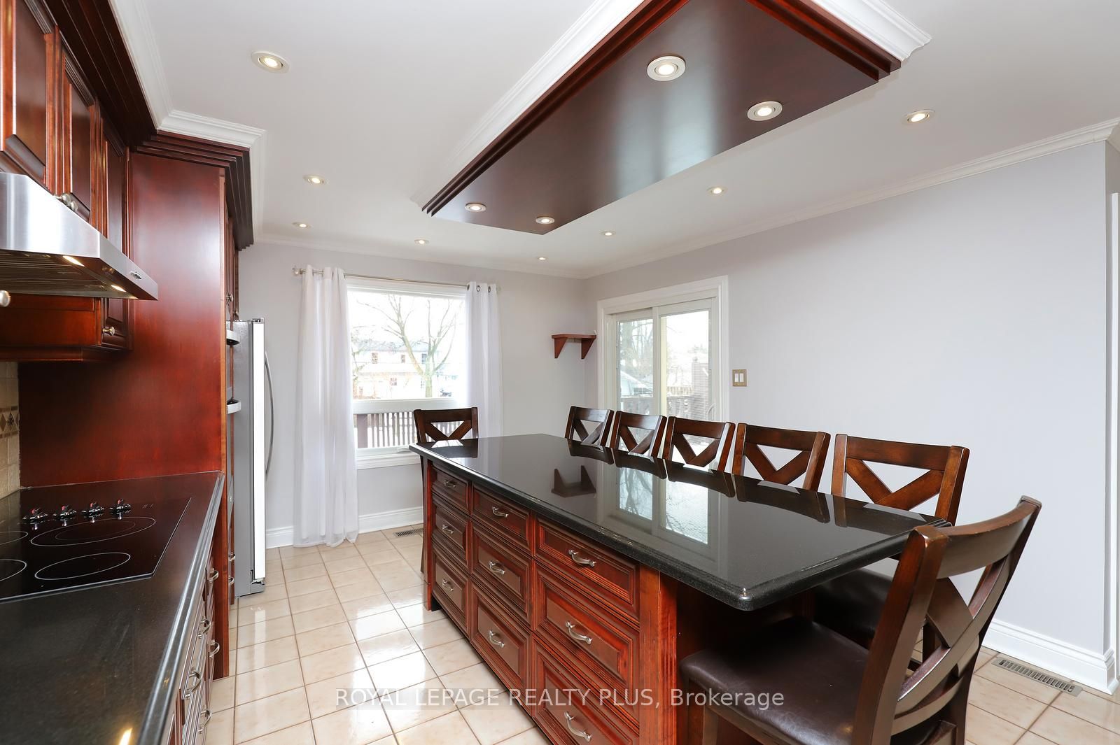 1086 Hedge Drive Property Photo 10