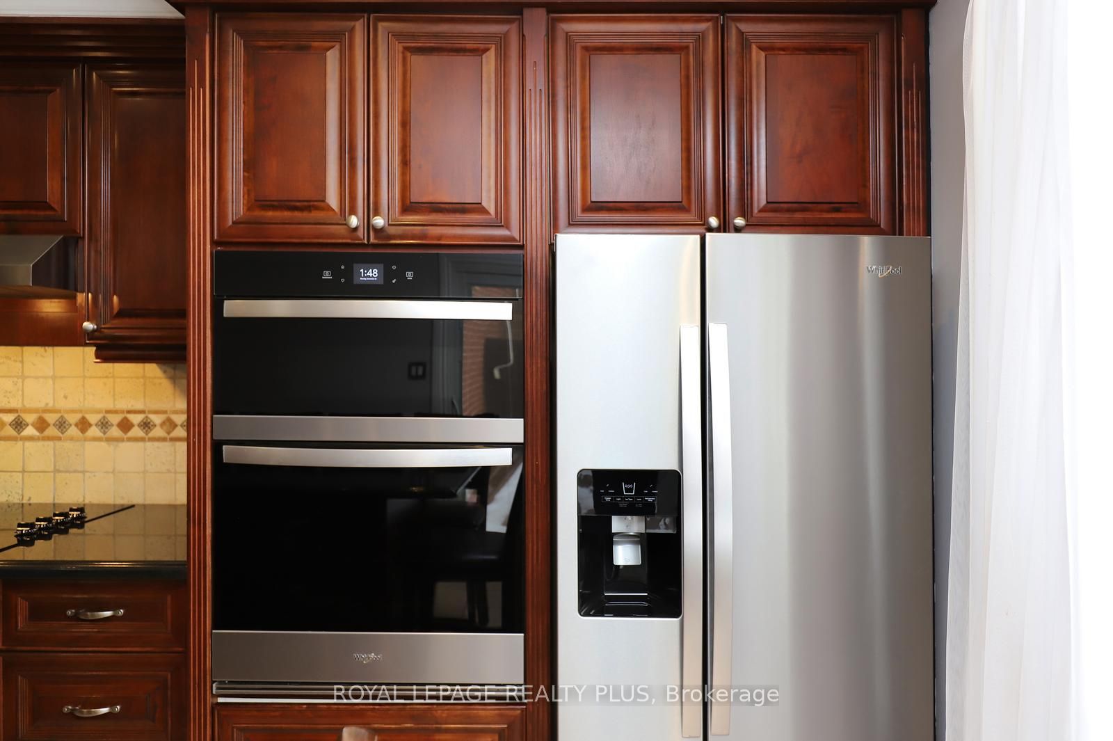 1086 Hedge Drive Property Photo 12