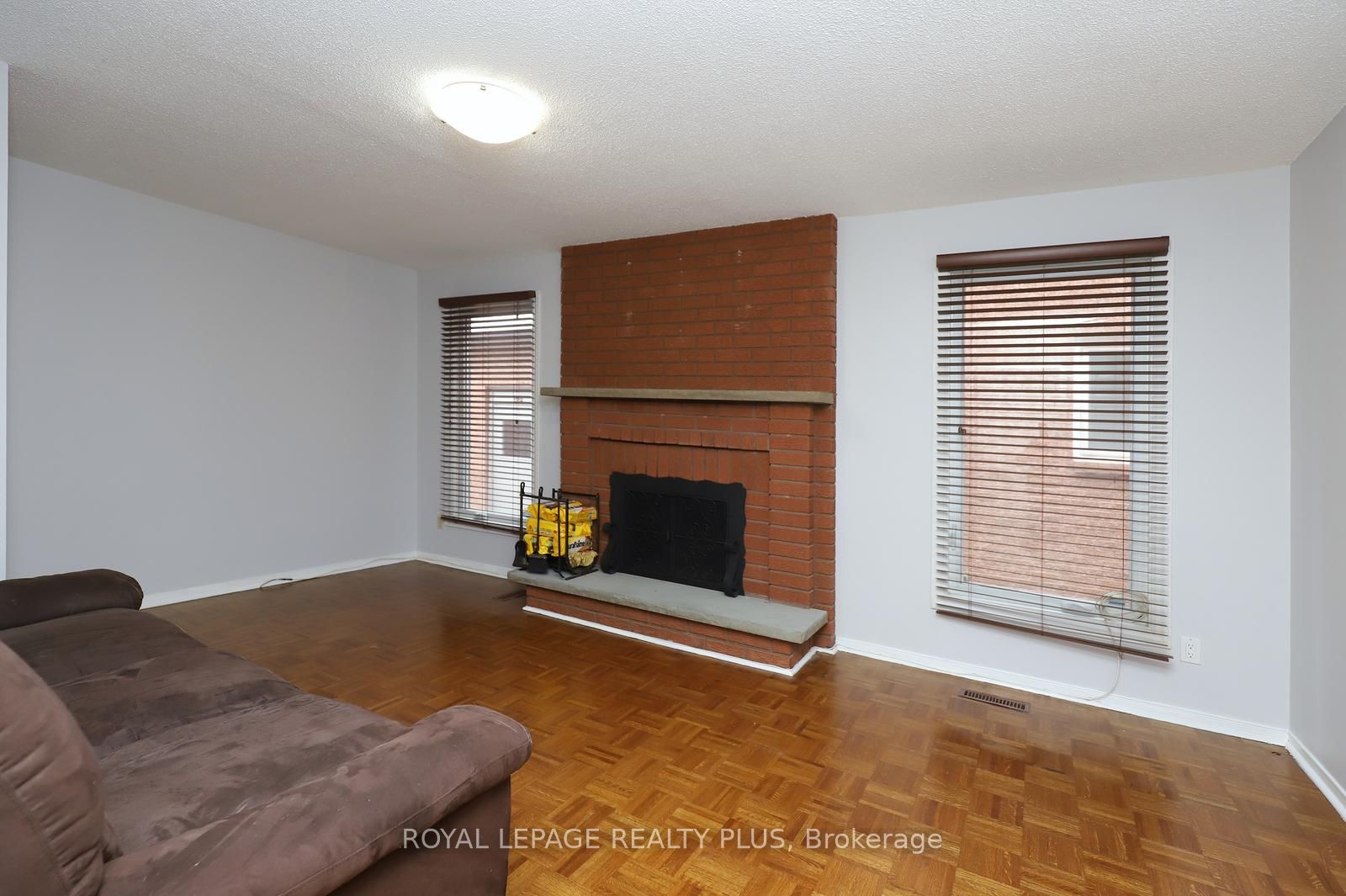 1086 Hedge Drive Property Photo 16