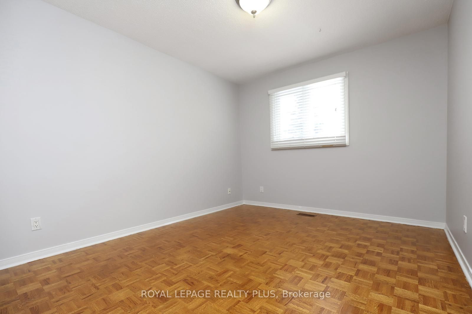 1086 Hedge Drive Property Photo 28