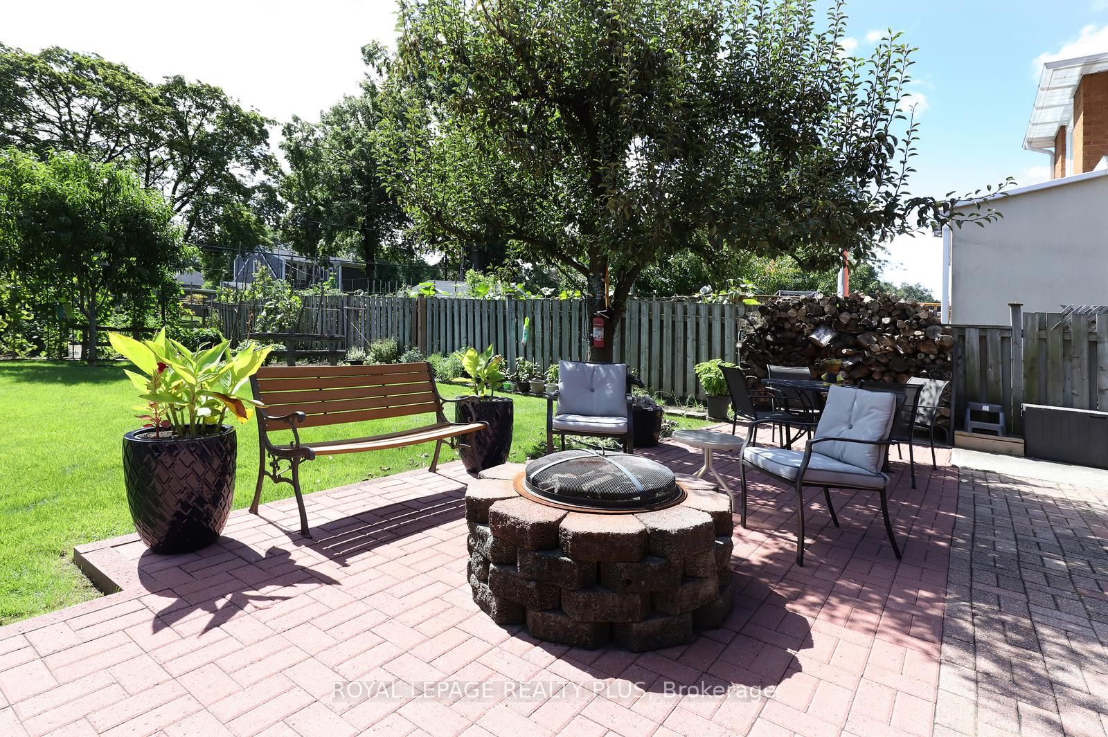1086 Hedge Drive Property Photo 39