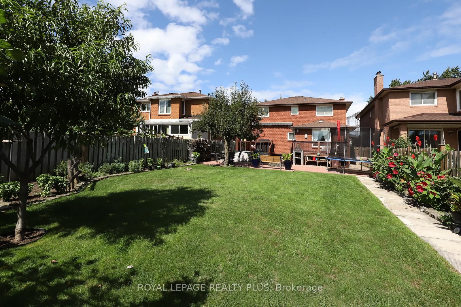 1086 Hedge Drive Property Photo 44