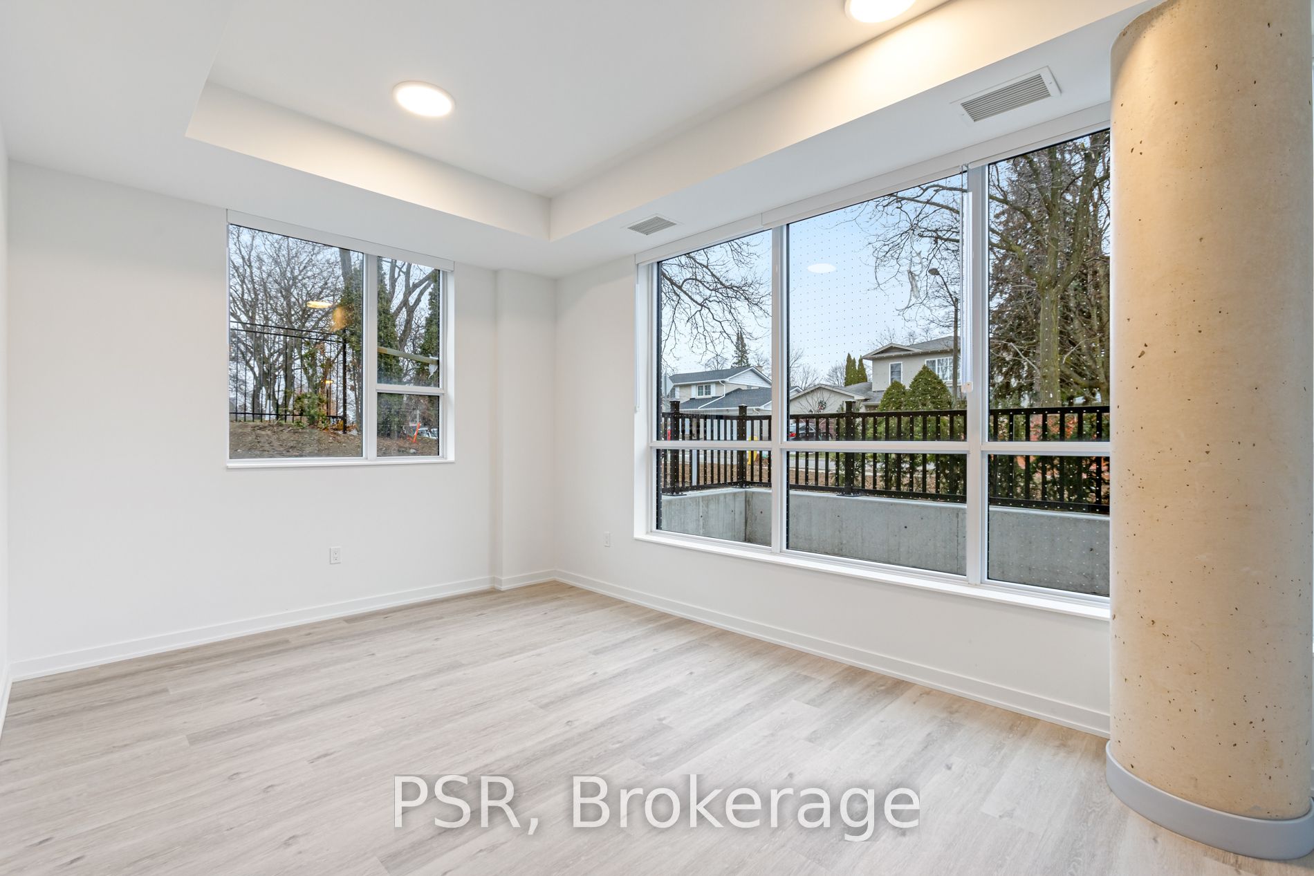 49 Broadfield Drive W 110 Property Photo 3