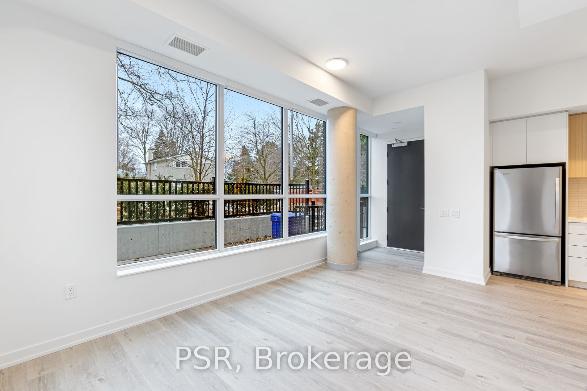 49 Broadfield Drive W 110 Property Photo 4