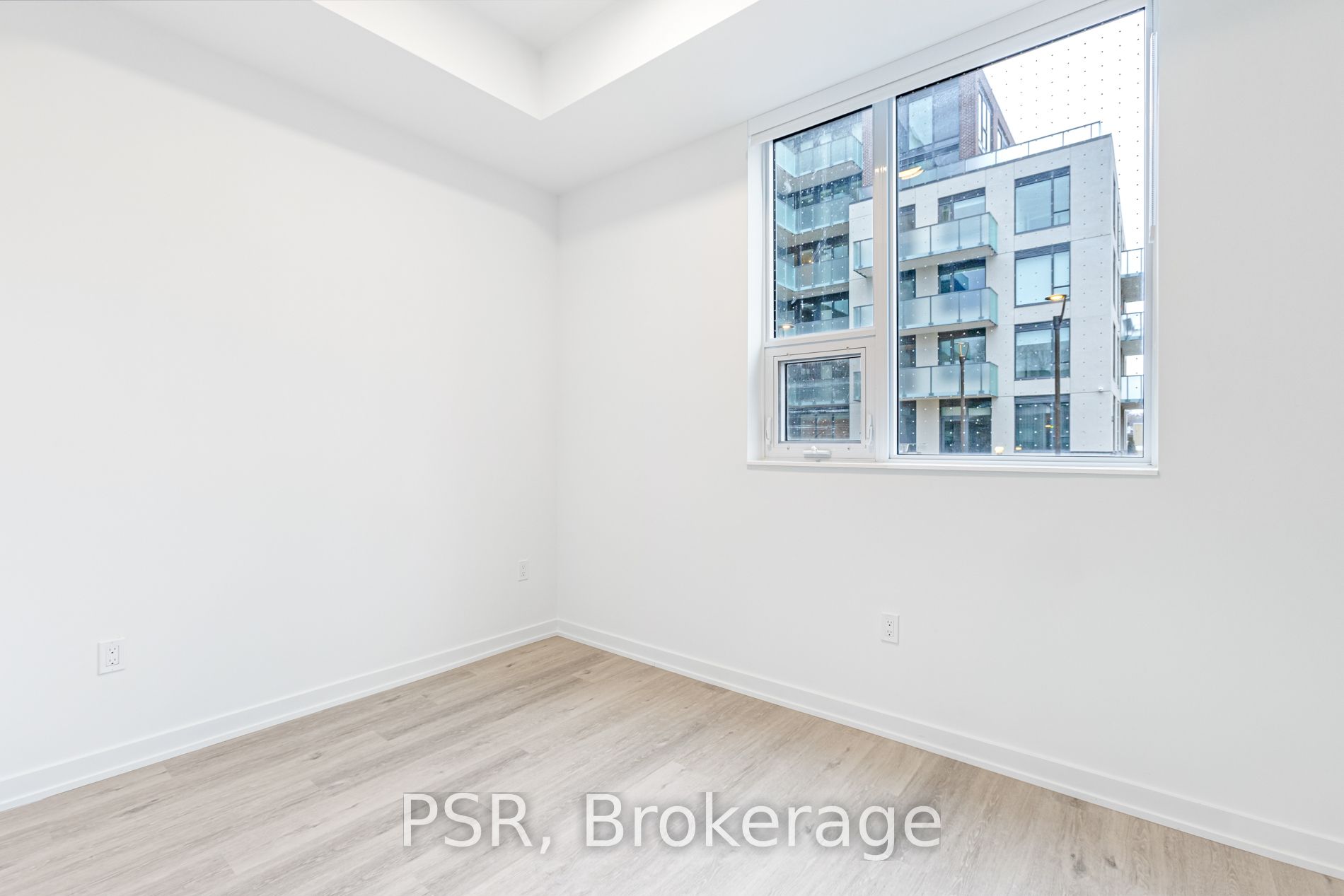 49 Broadfield Drive W 110 Property Photo 16