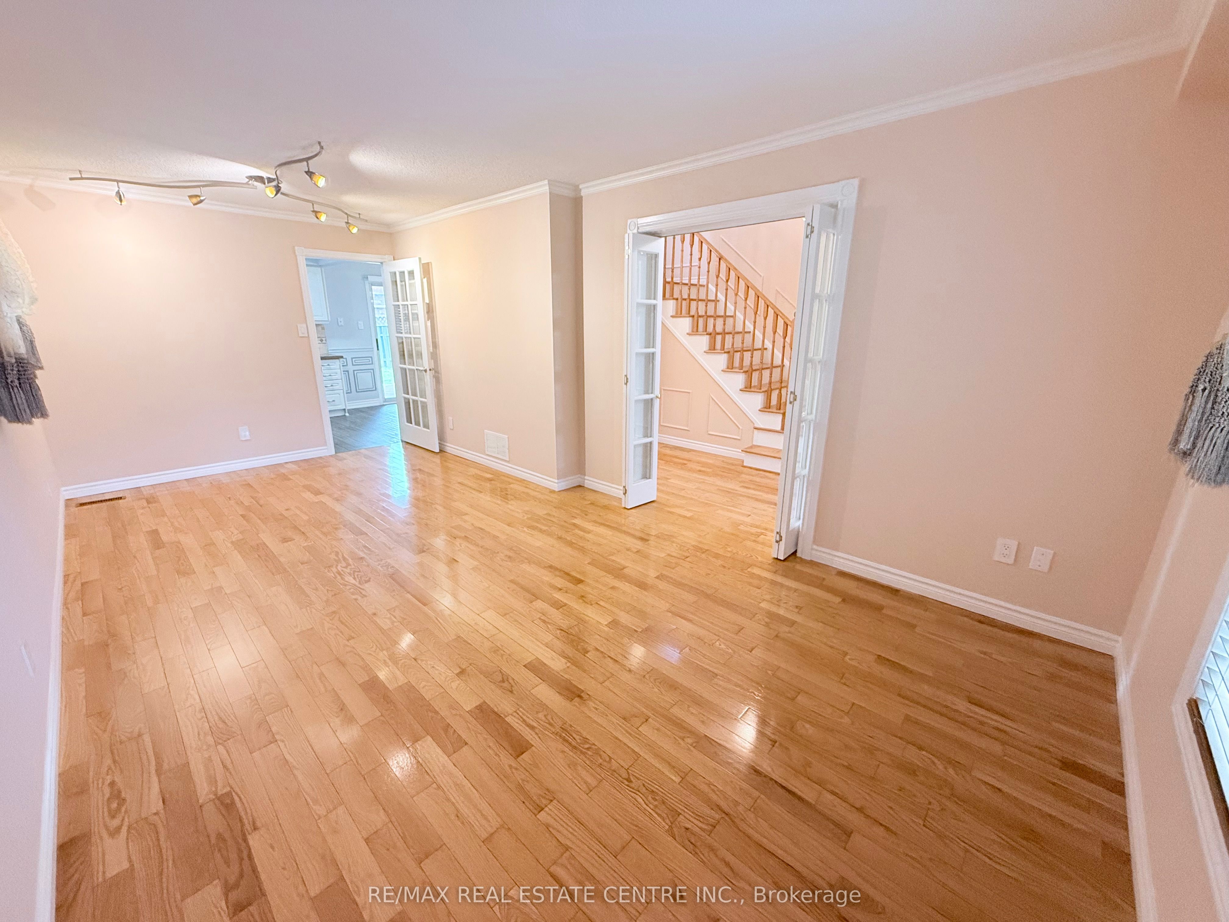 7264 Seabreeze Drive Property Photo 12