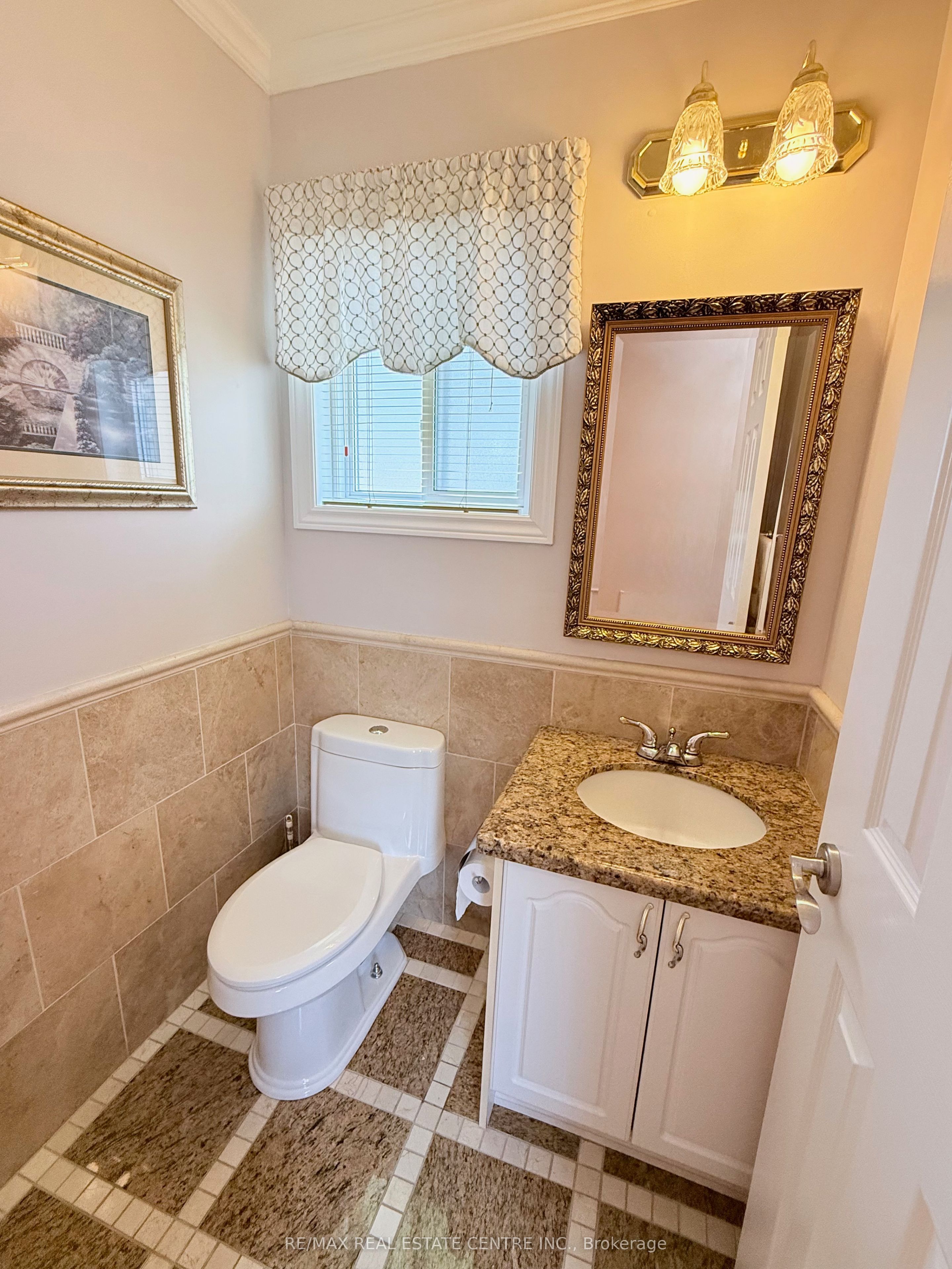 7264 Seabreeze Drive Property Photo 13