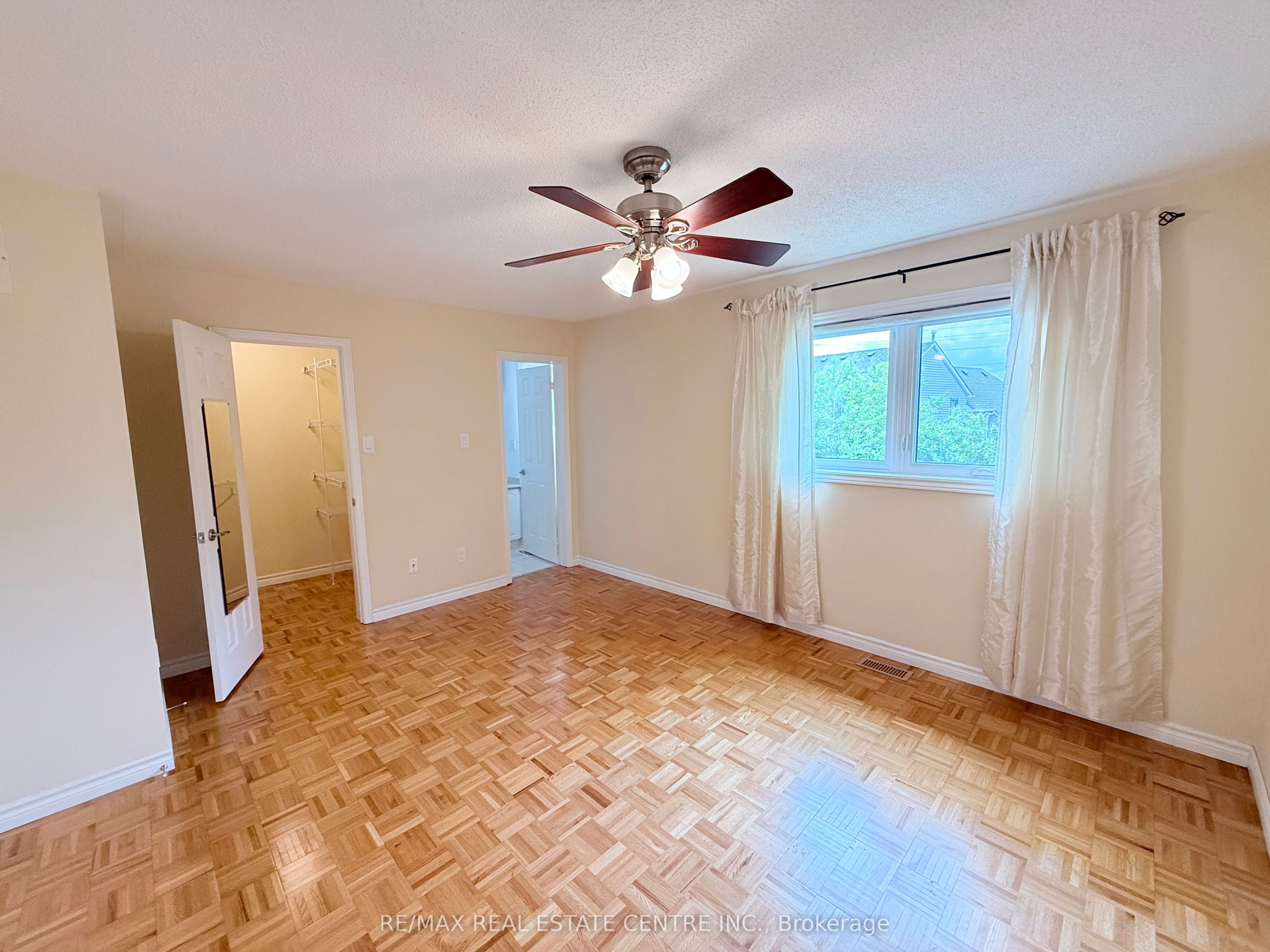 7264 Seabreeze Drive Property Photo 19
