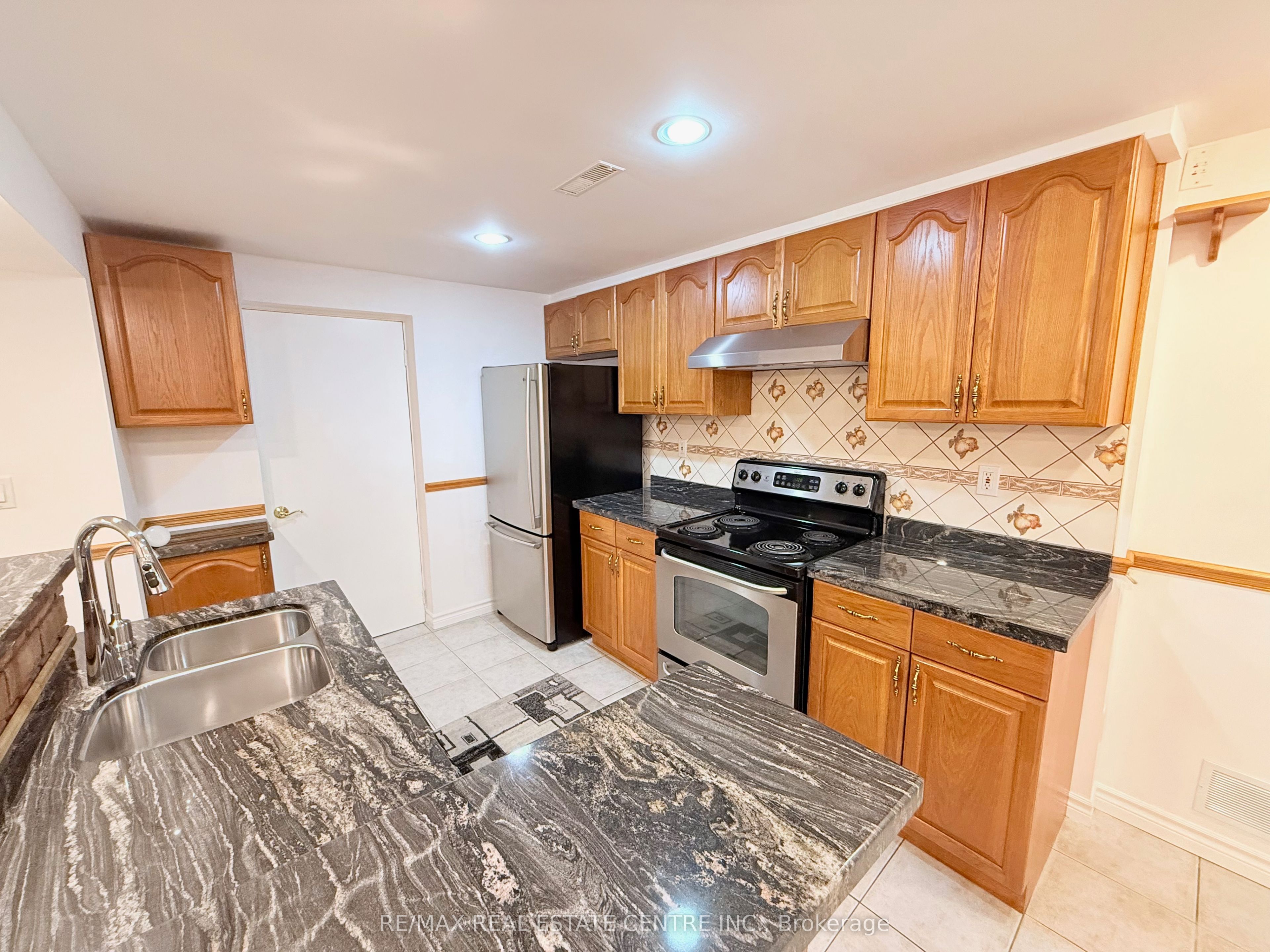 7264 Seabreeze Drive Property Photo 35