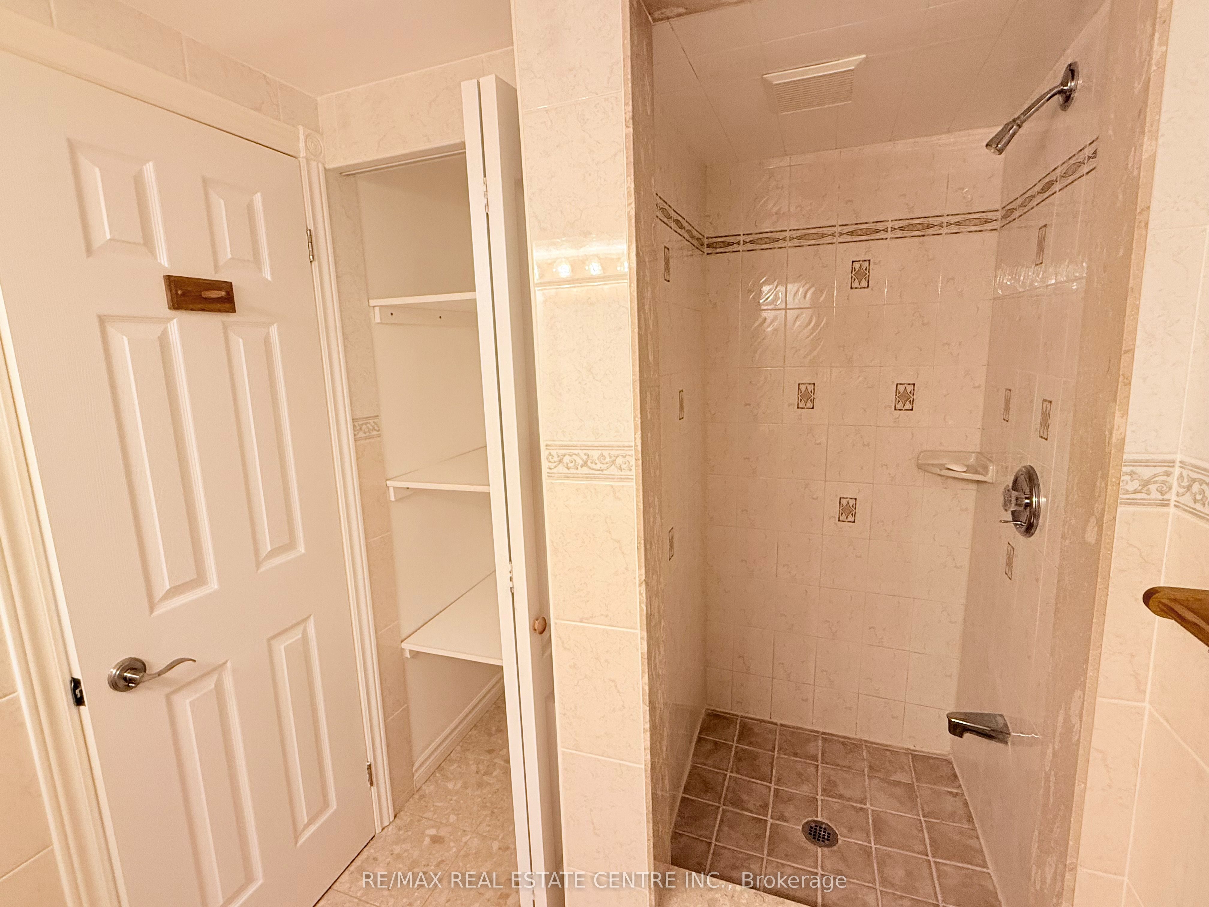 7264 Seabreeze Drive Property Photo 38