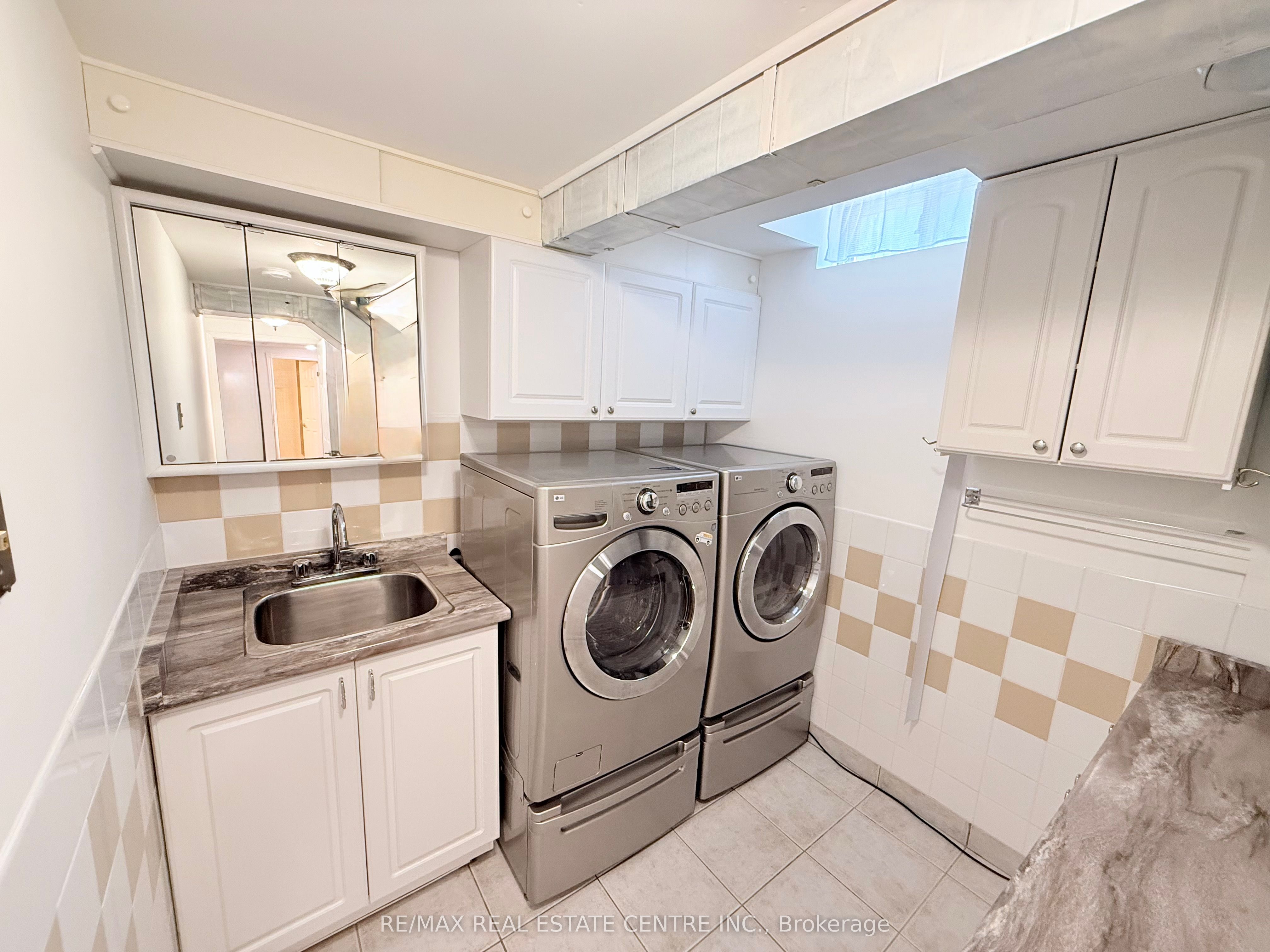 7264 Seabreeze Drive Property Photo 41