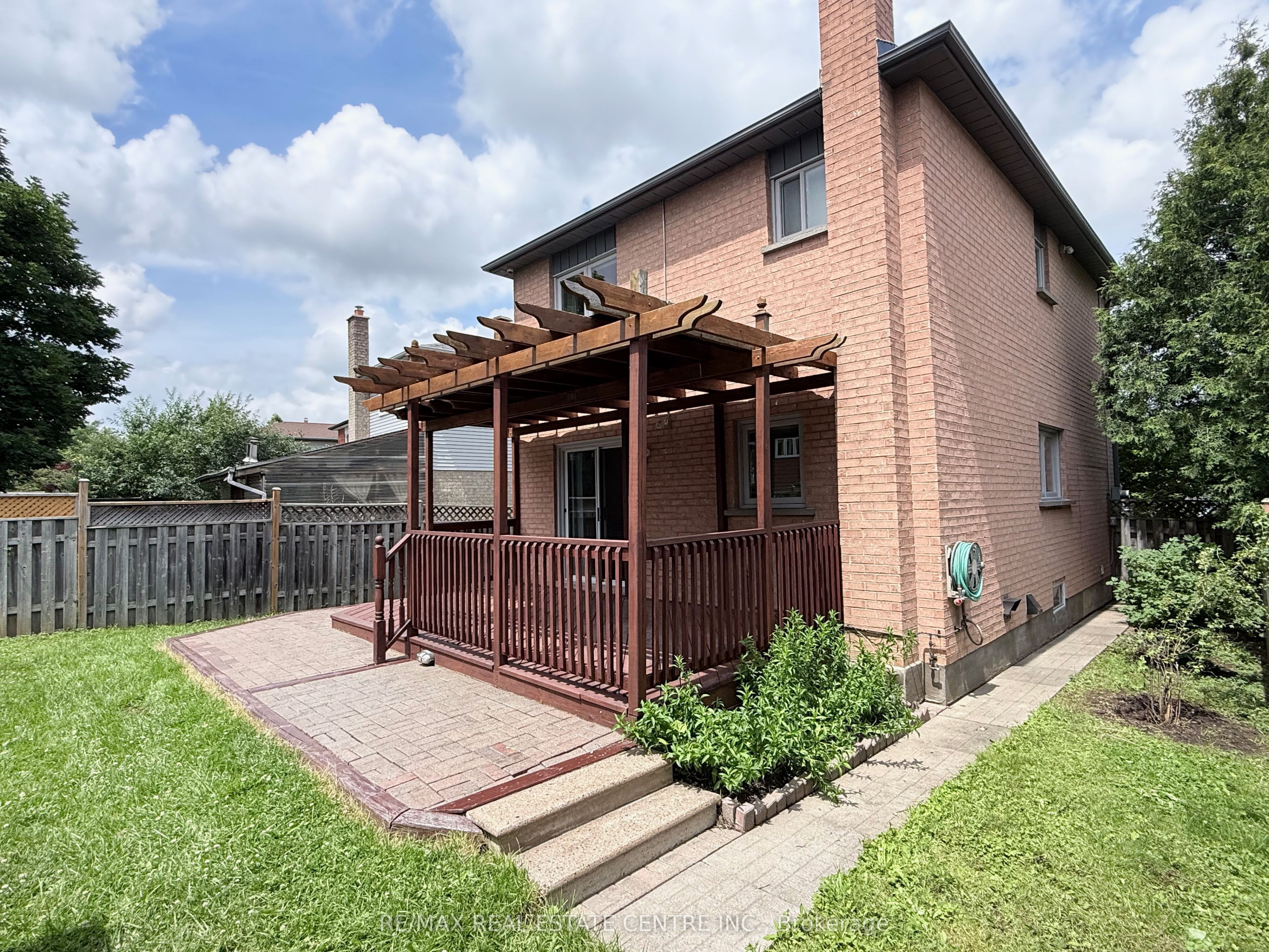 7264 Seabreeze Drive Property Photo 44