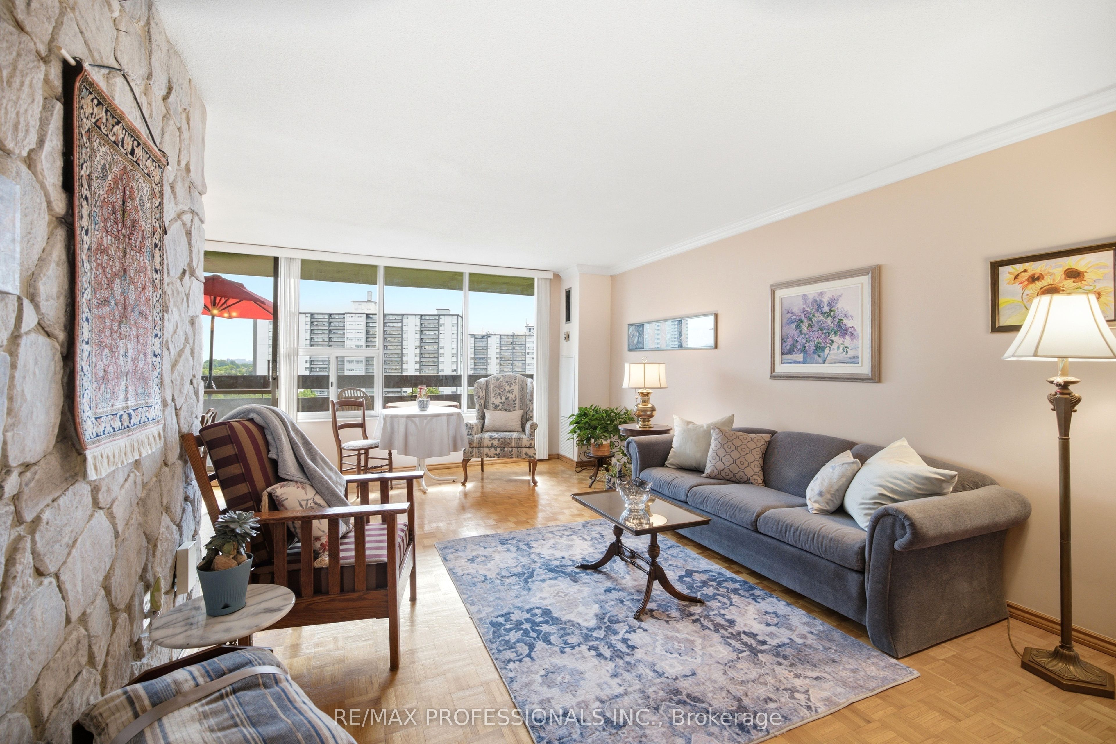 11 Wincott Drive 1208 Property Photo 6