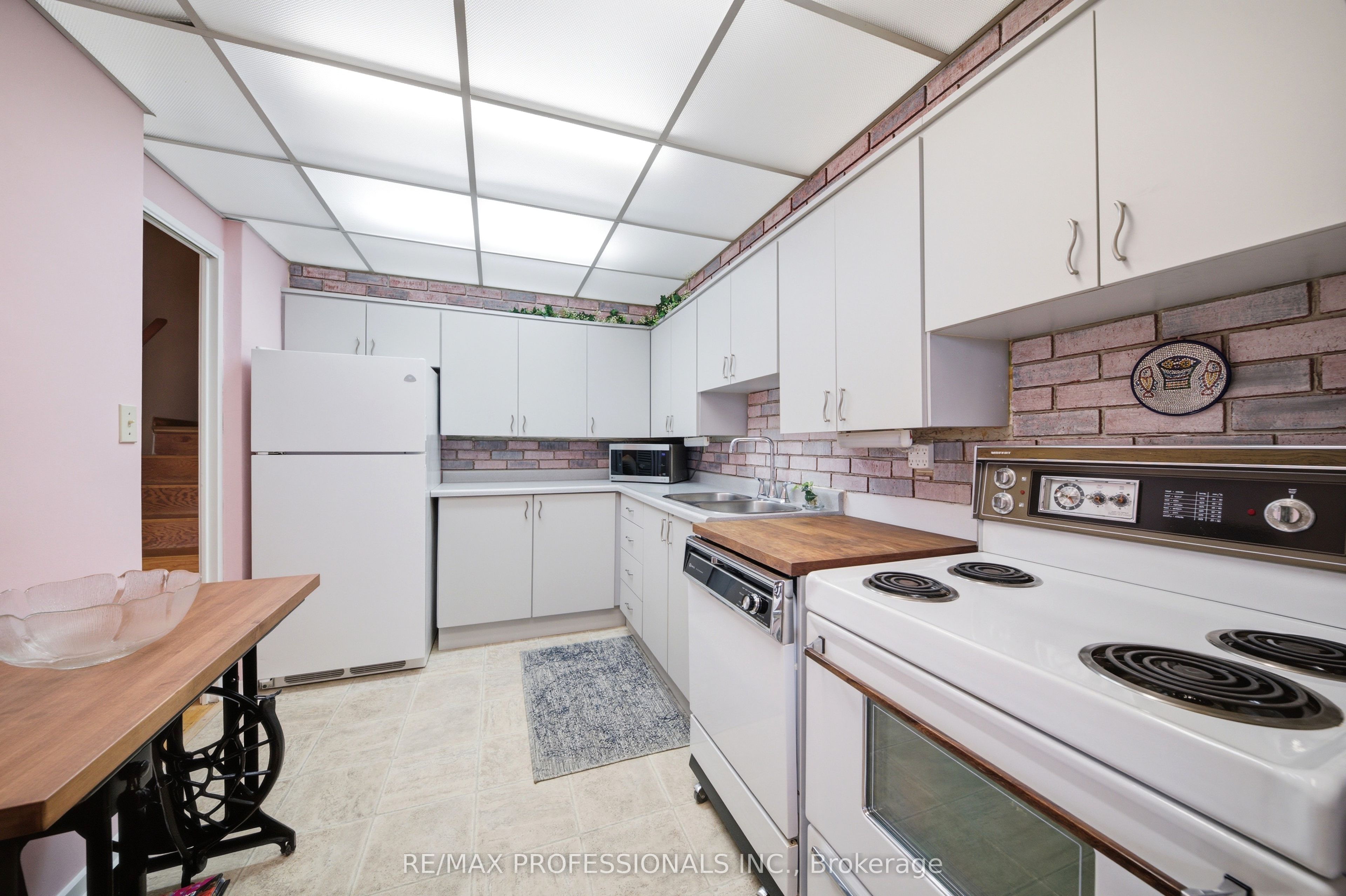 11 Wincott Drive 1208 Property Photo 10