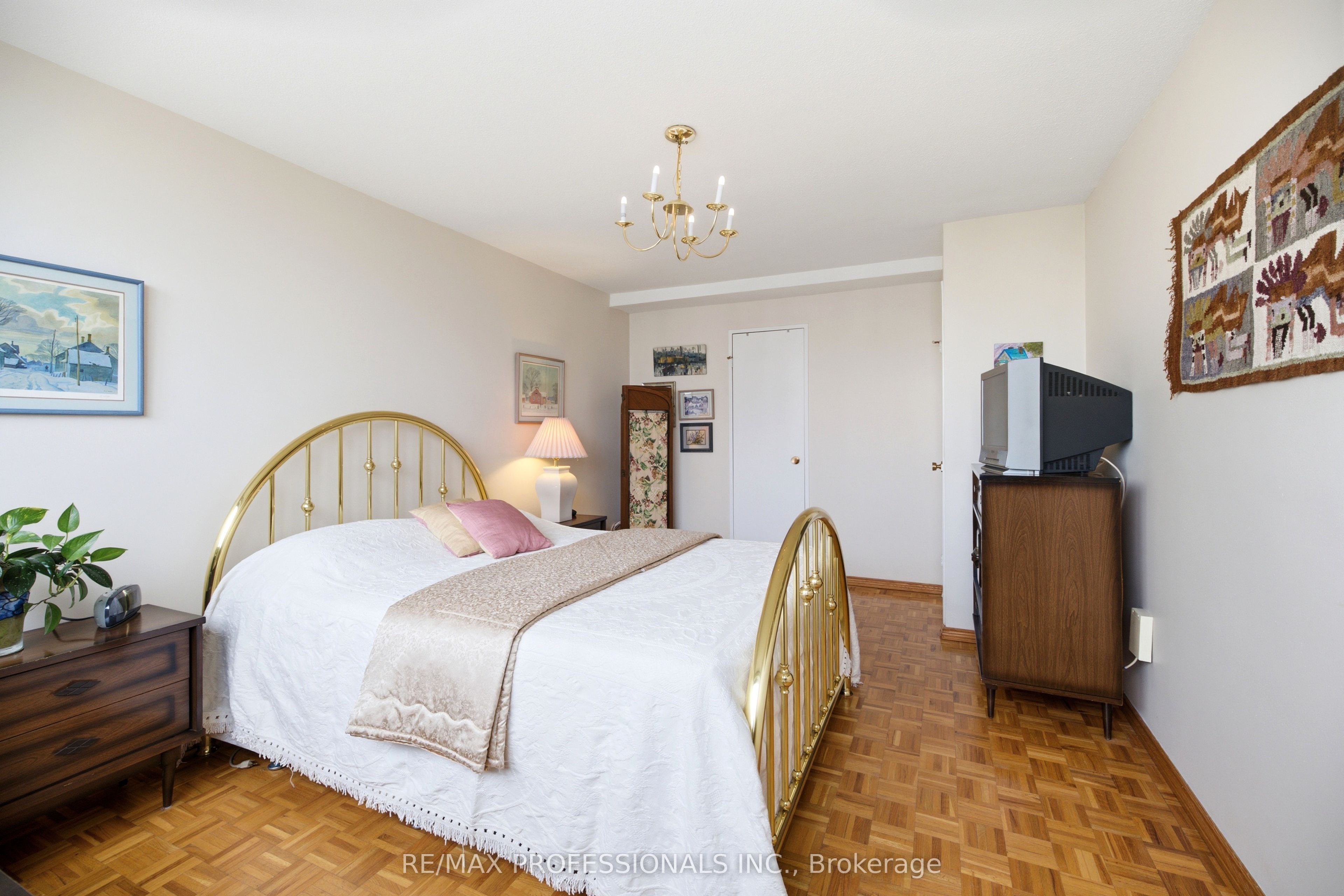 11 Wincott Drive 1208 Property Photo 32