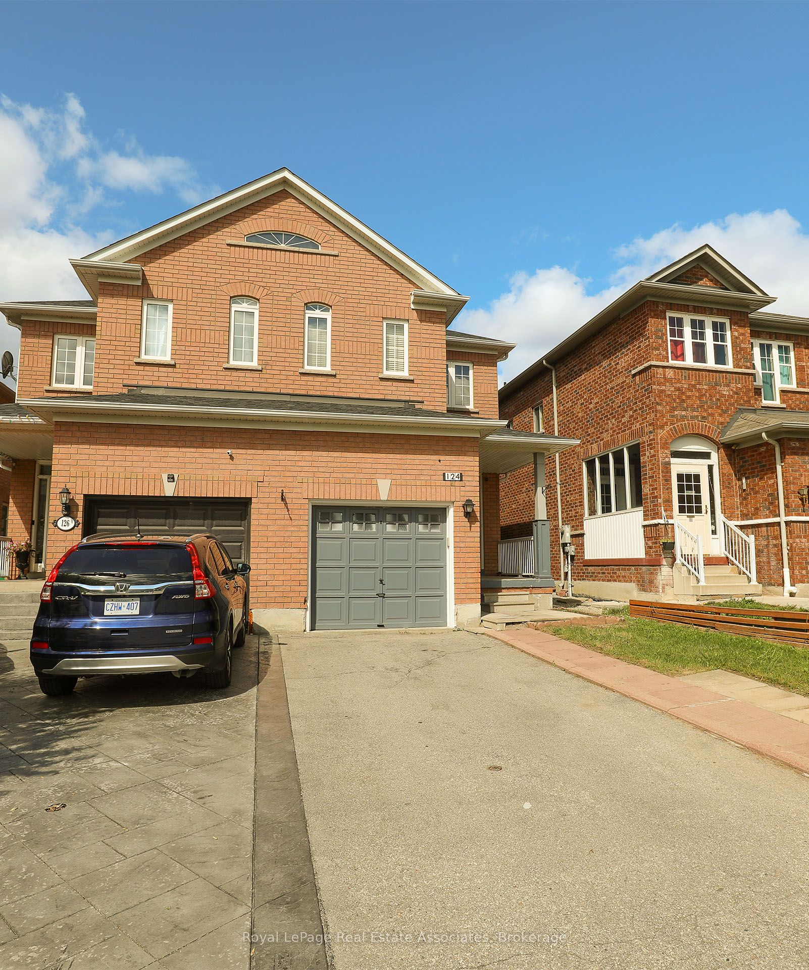 124 Nathaniel Crescent Property Photo 1