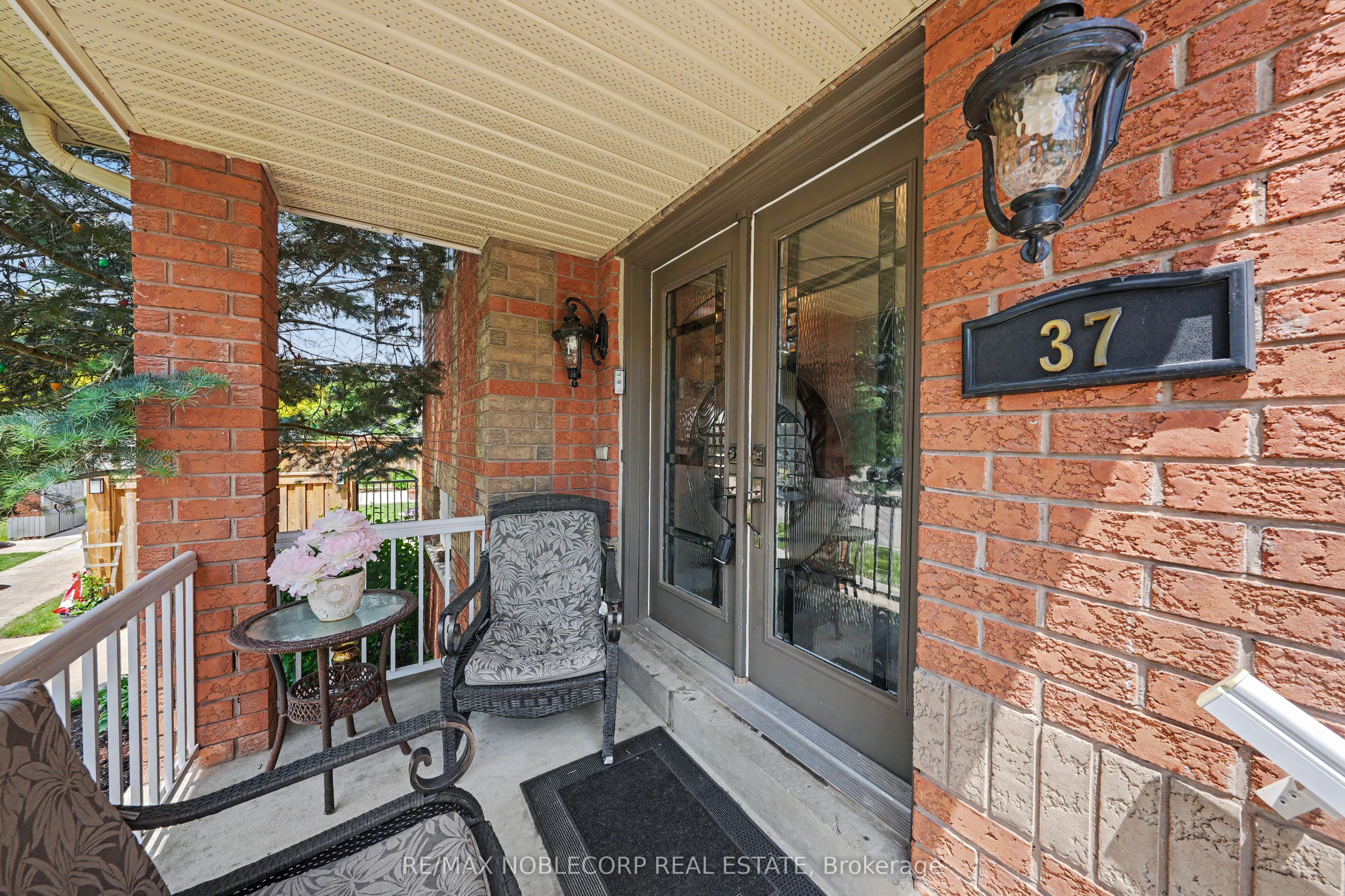 37 Christensen Avenue Property Photo 6