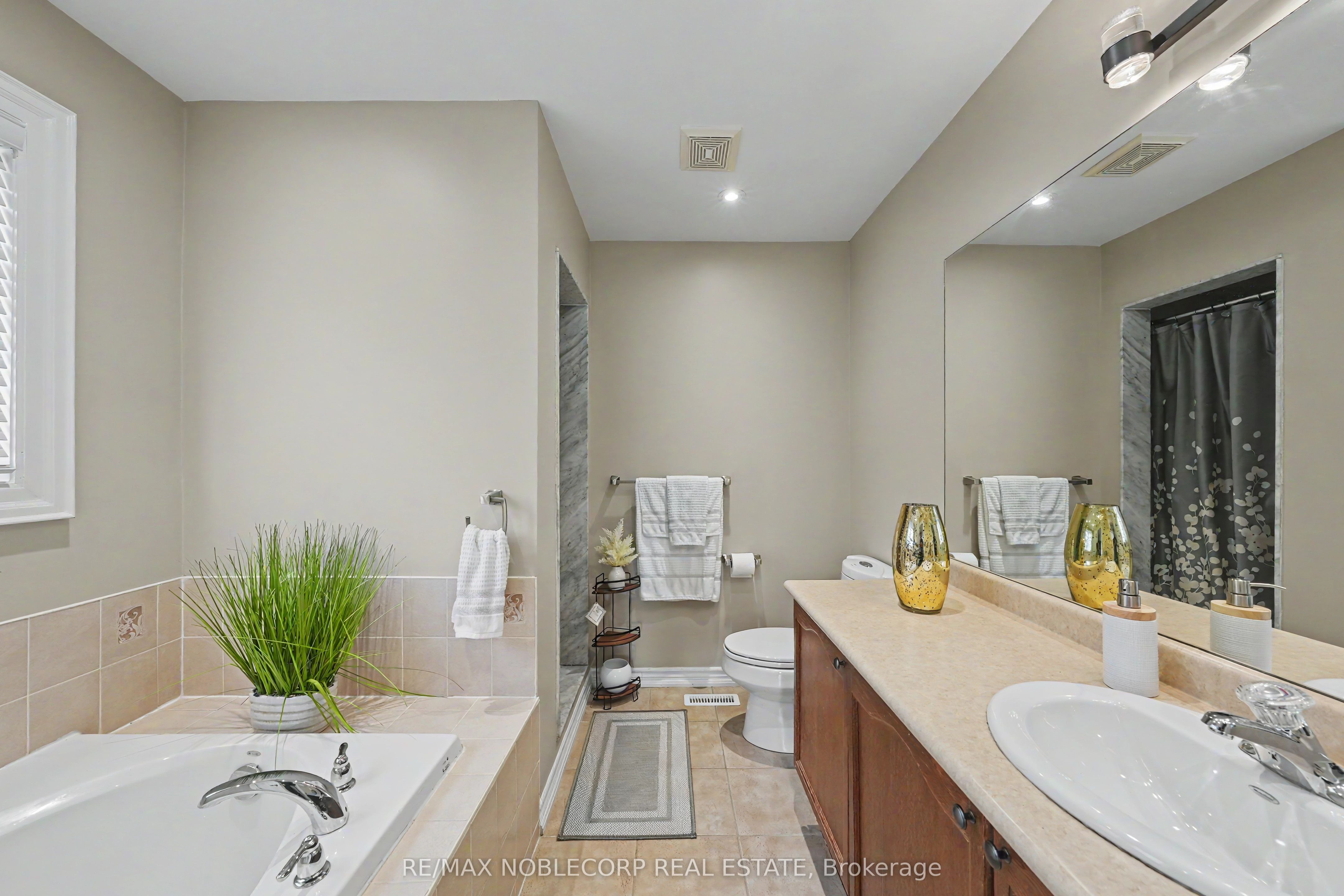37 Christensen Avenue Property Photo 27