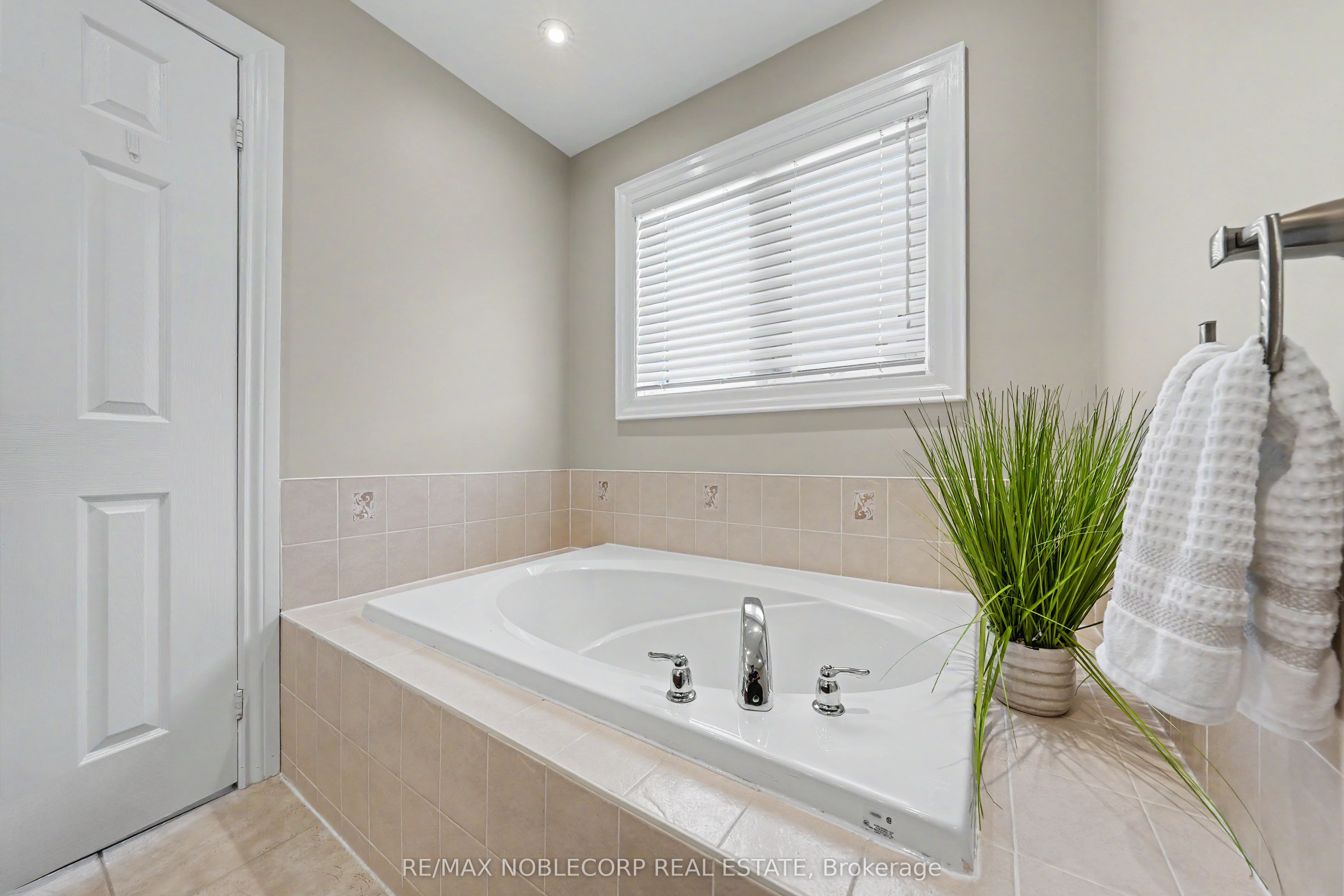 37 Christensen Avenue Property Photo 28
