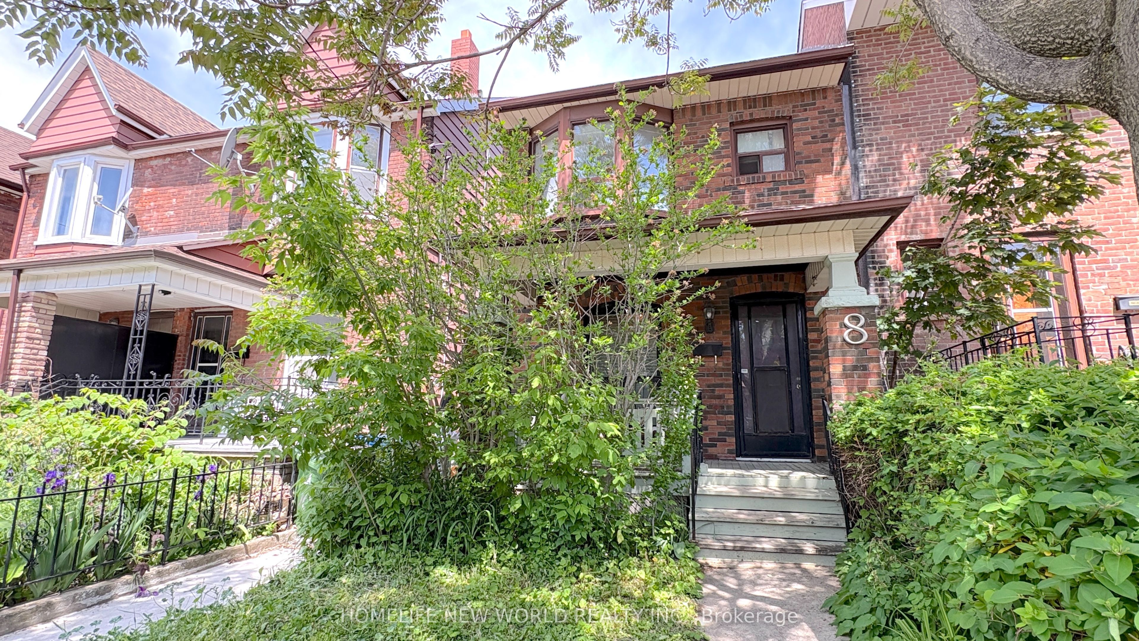 8 Burnfield Avenue