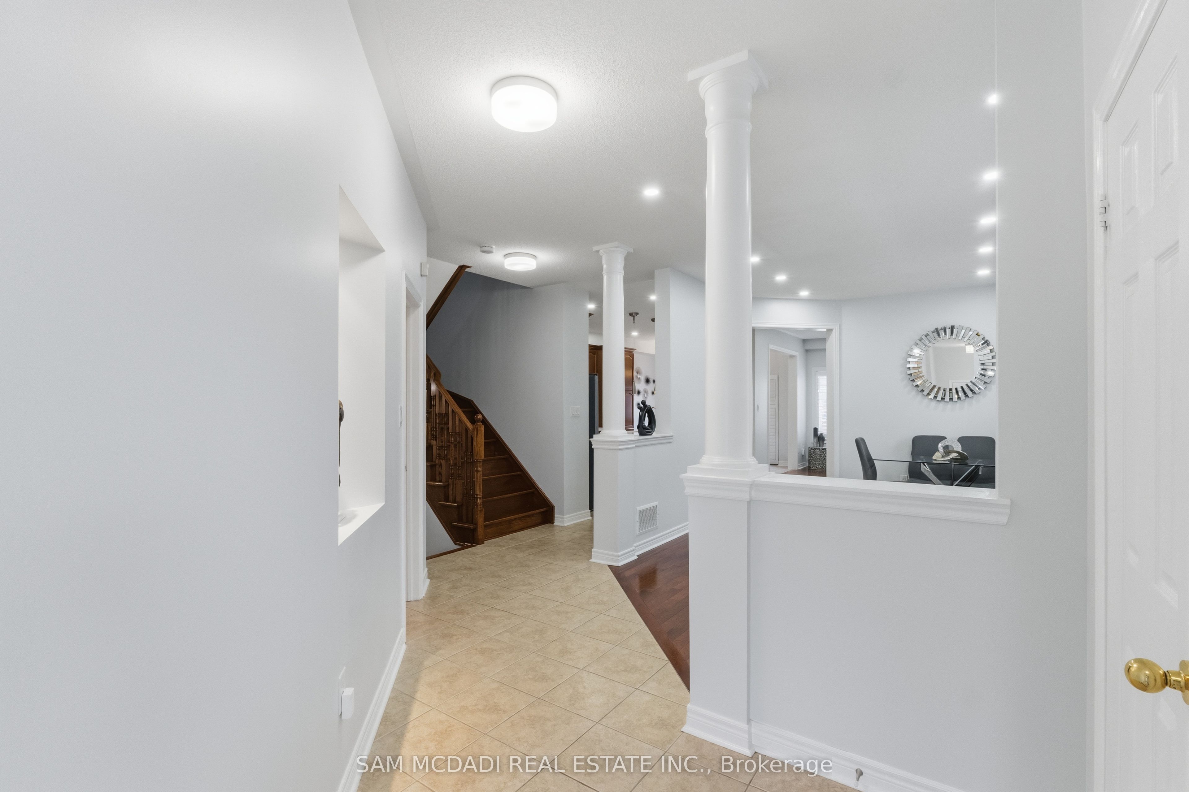 5604 Doctor Peddle Crescent Property Photo 3