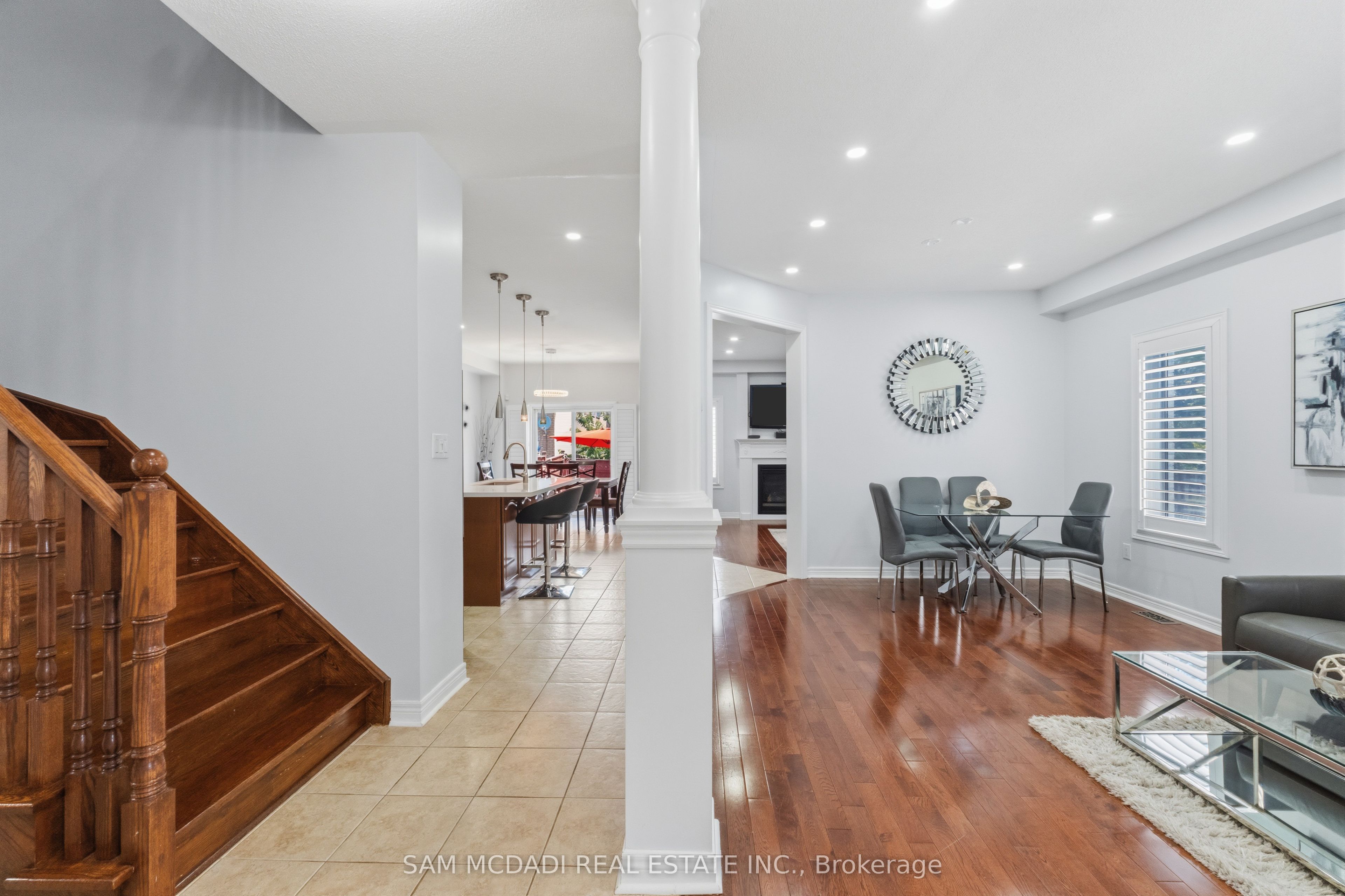 5604 Doctor Peddle Crescent Property Photo 4