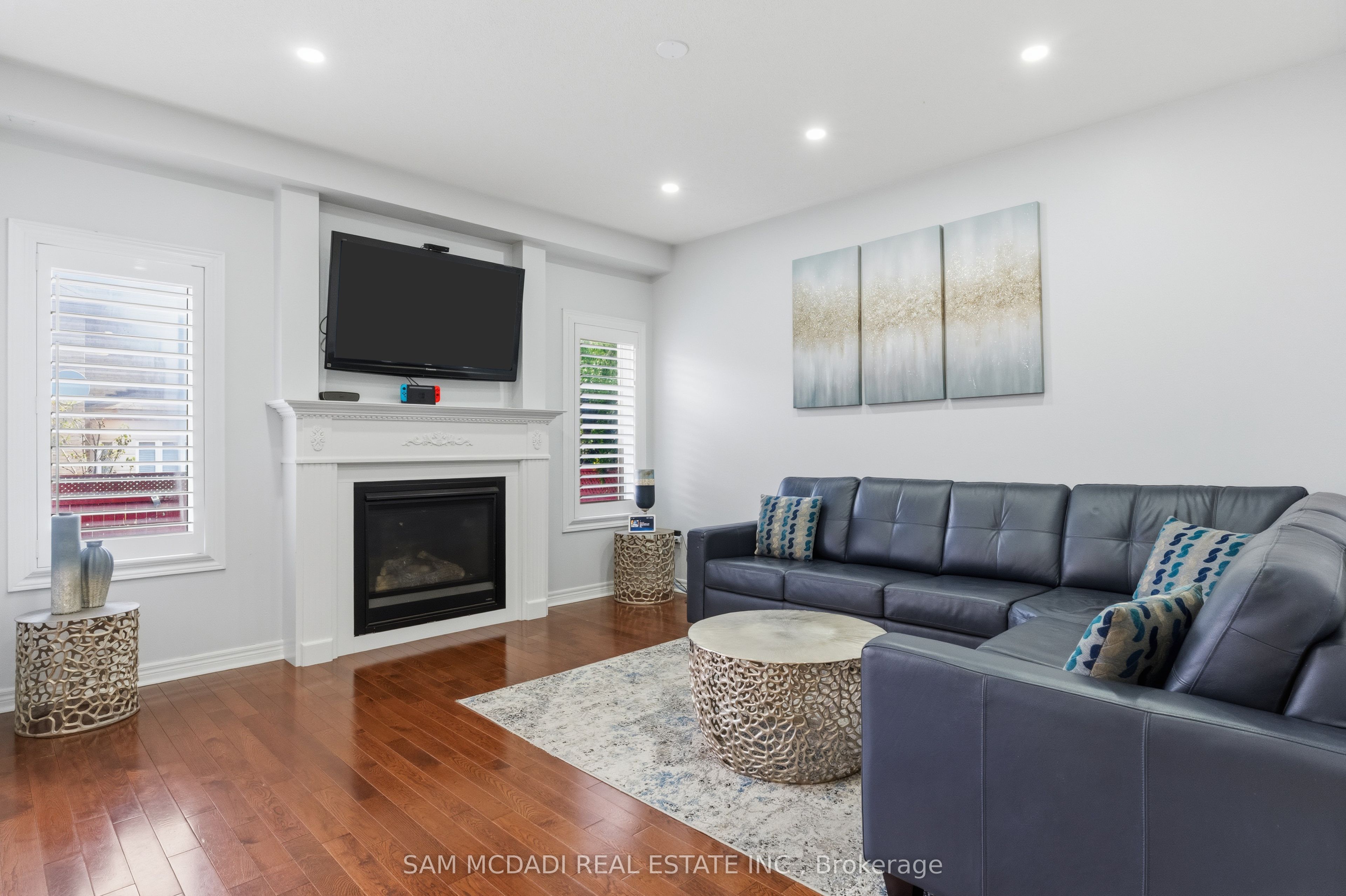 5604 Doctor Peddle Crescent Property Photo 6
