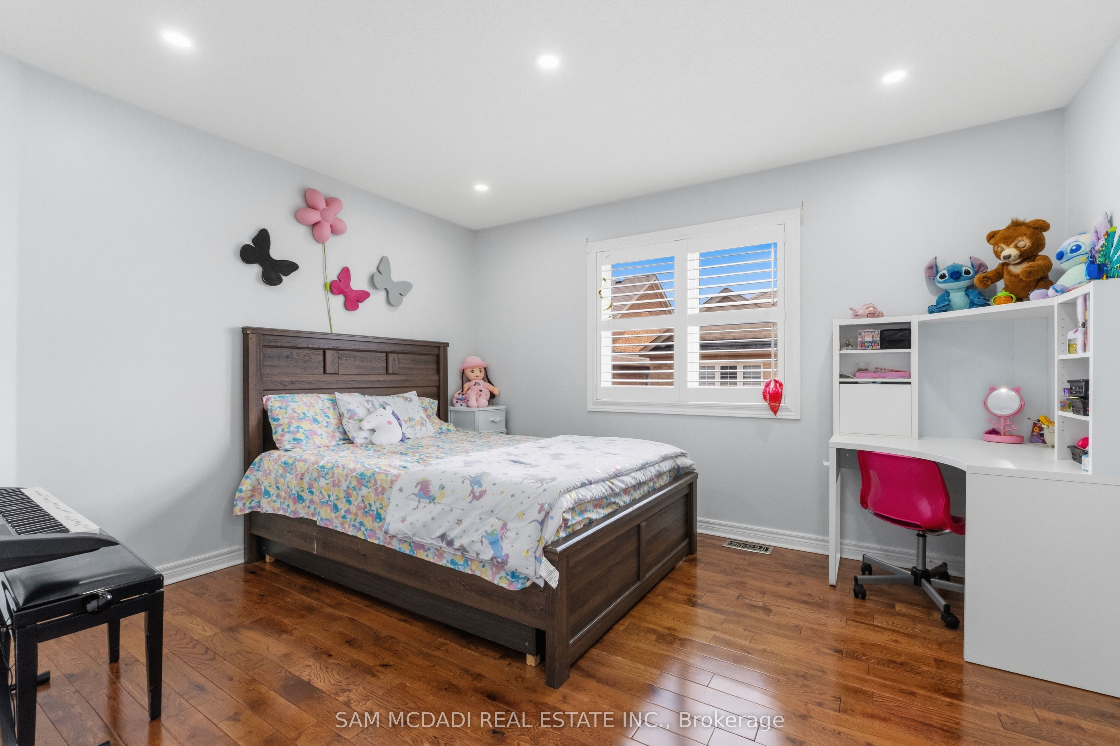 5604 Doctor Peddle Crescent Property Photo 22