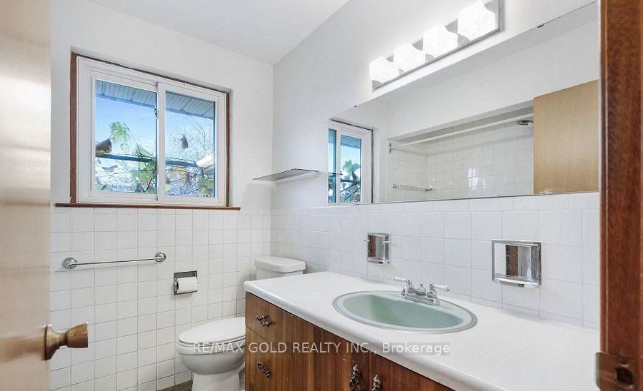 7 Larchmere Avenue Property Photo 8