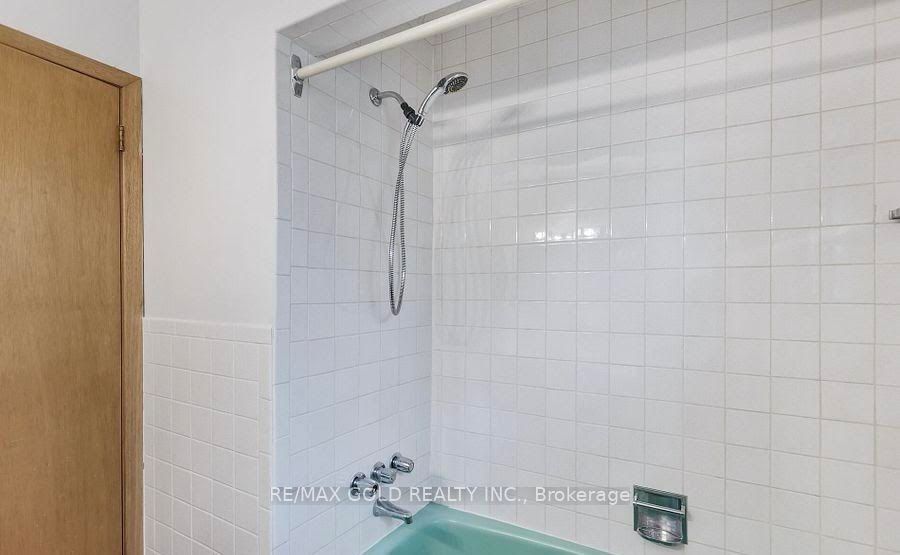 7 Larchmere Avenue Property Photo 9