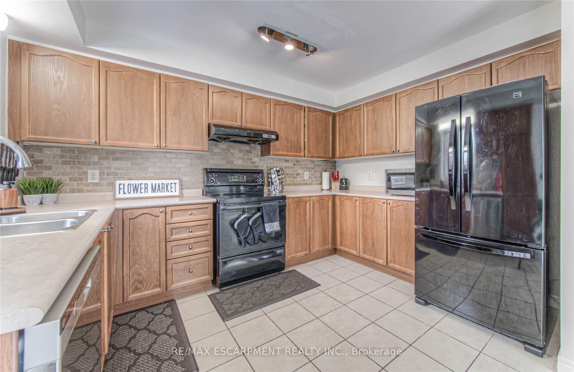 1745 Creek Way 7 Property Photo 11