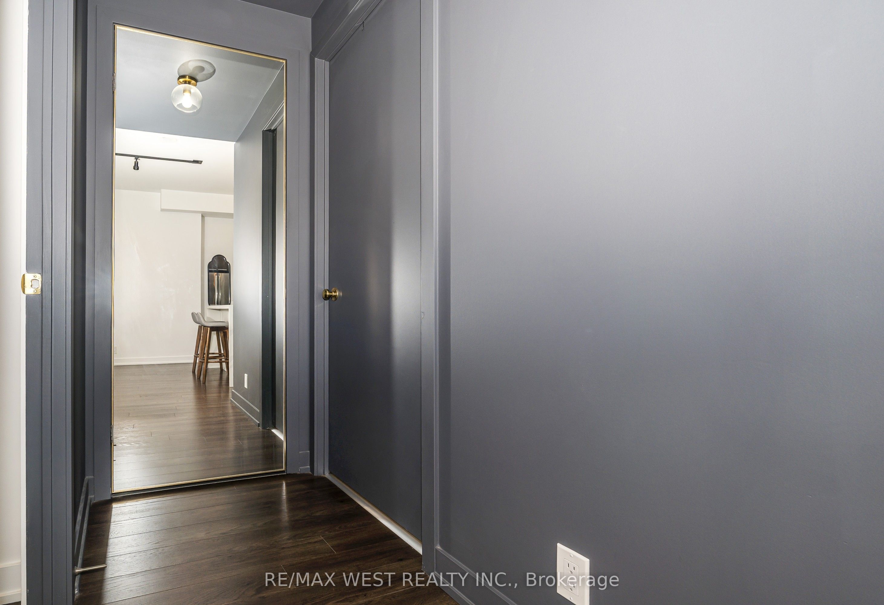 10 Park Lawn Road 1705 Property Photo 29