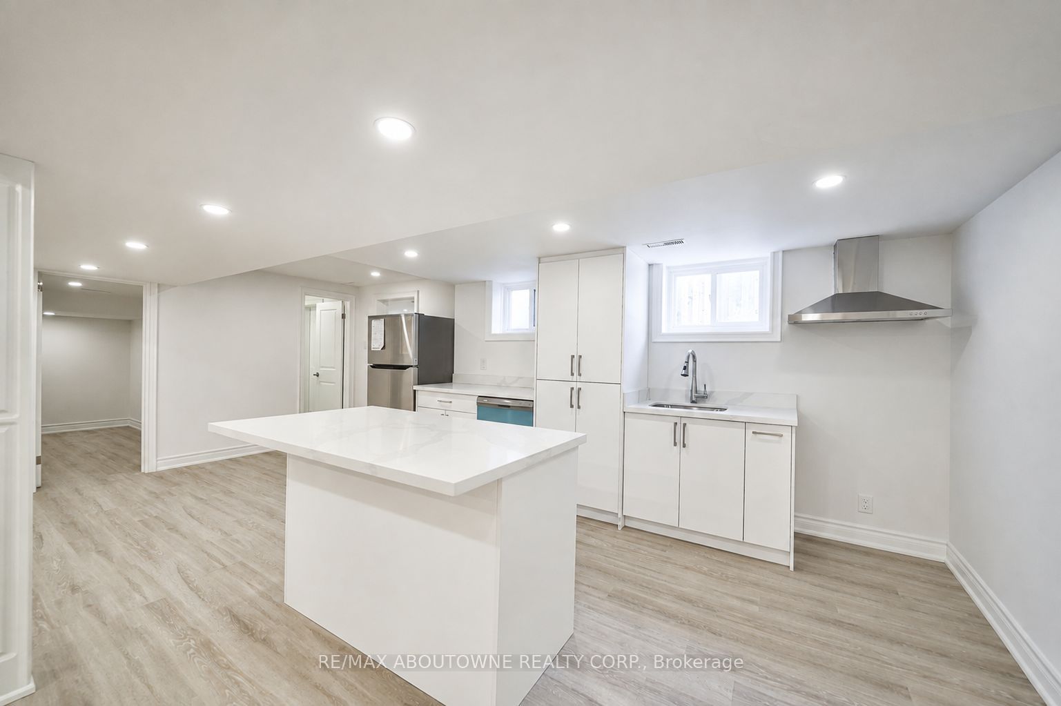 4395 Longmoor Drive Lower Property Photo 11
