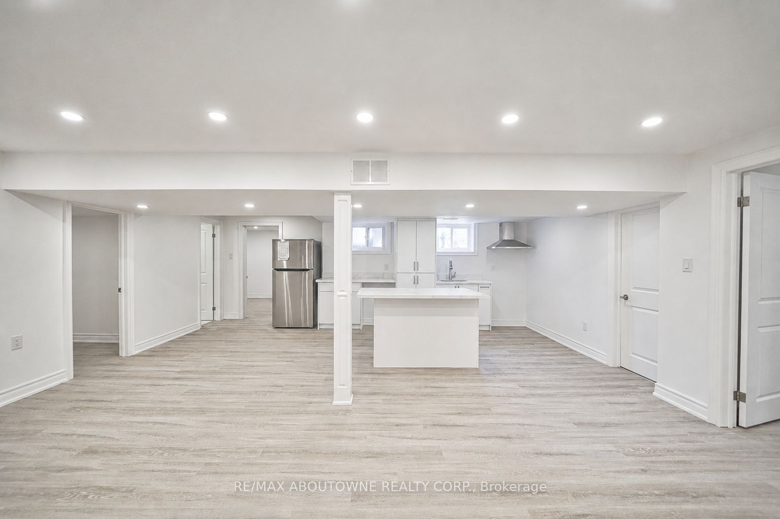 4395 Longmoor Drive Lower Property Photo 12