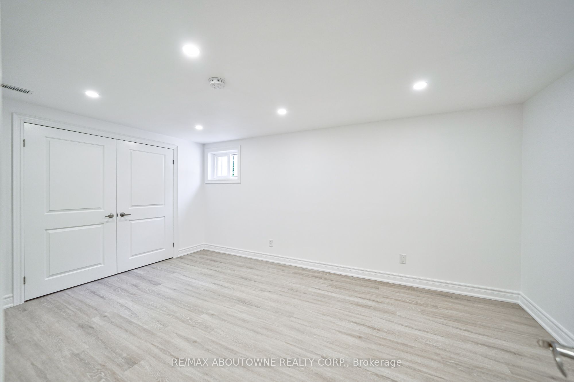 4395 Longmoor Drive Lower Property Photo 14