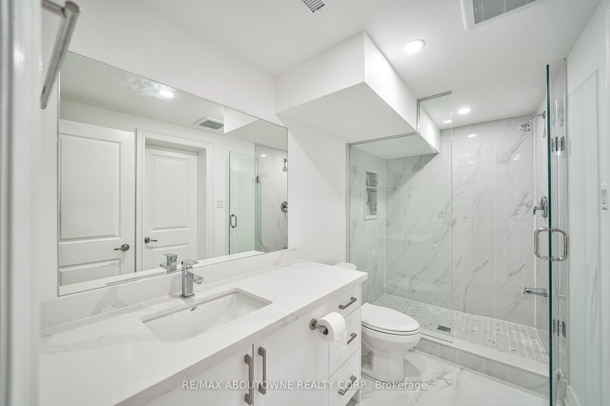 4395 Longmoor Drive Lower Property Photo 16