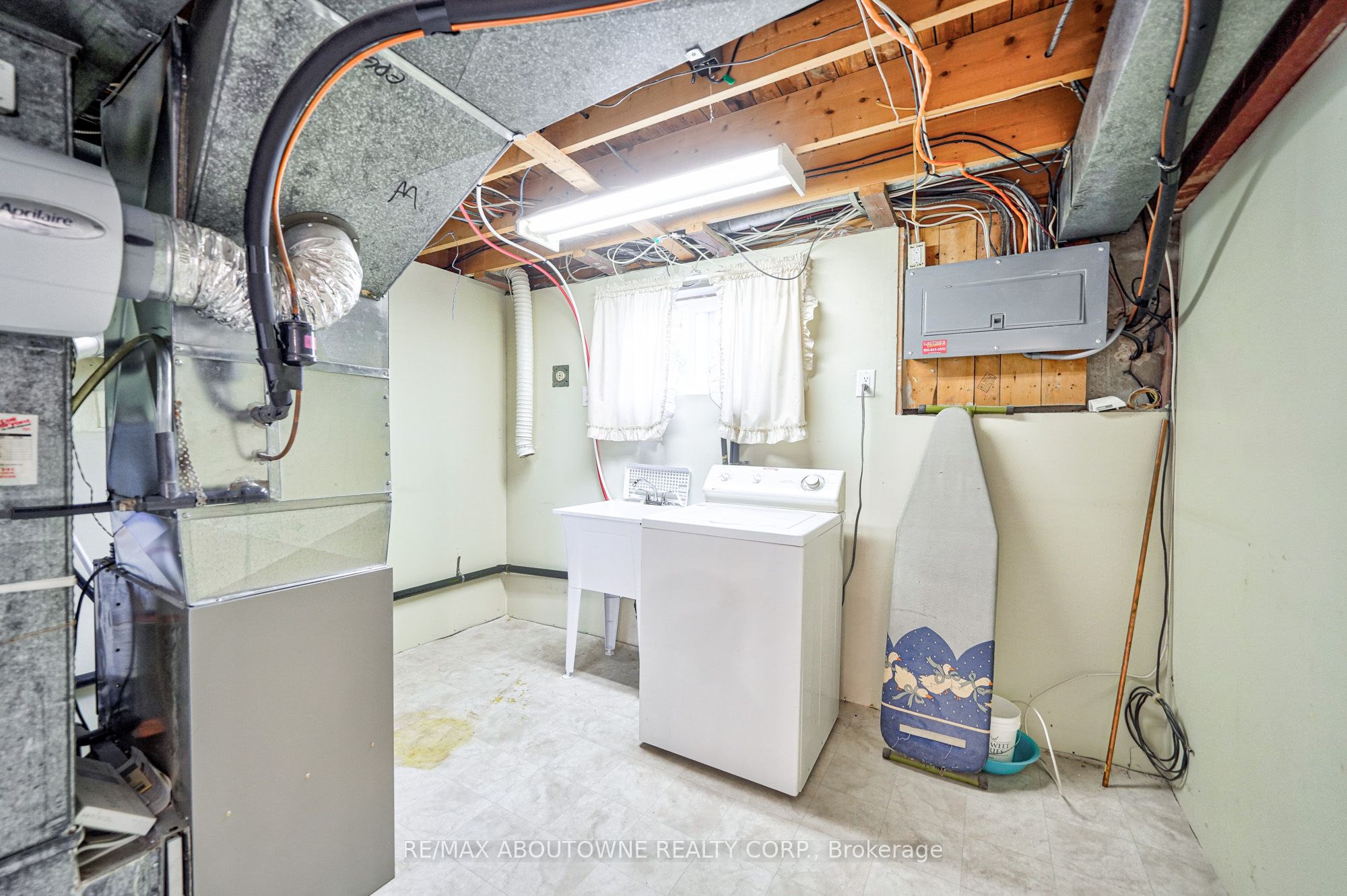 4395 Longmoor Drive Lower Property Photo 19
