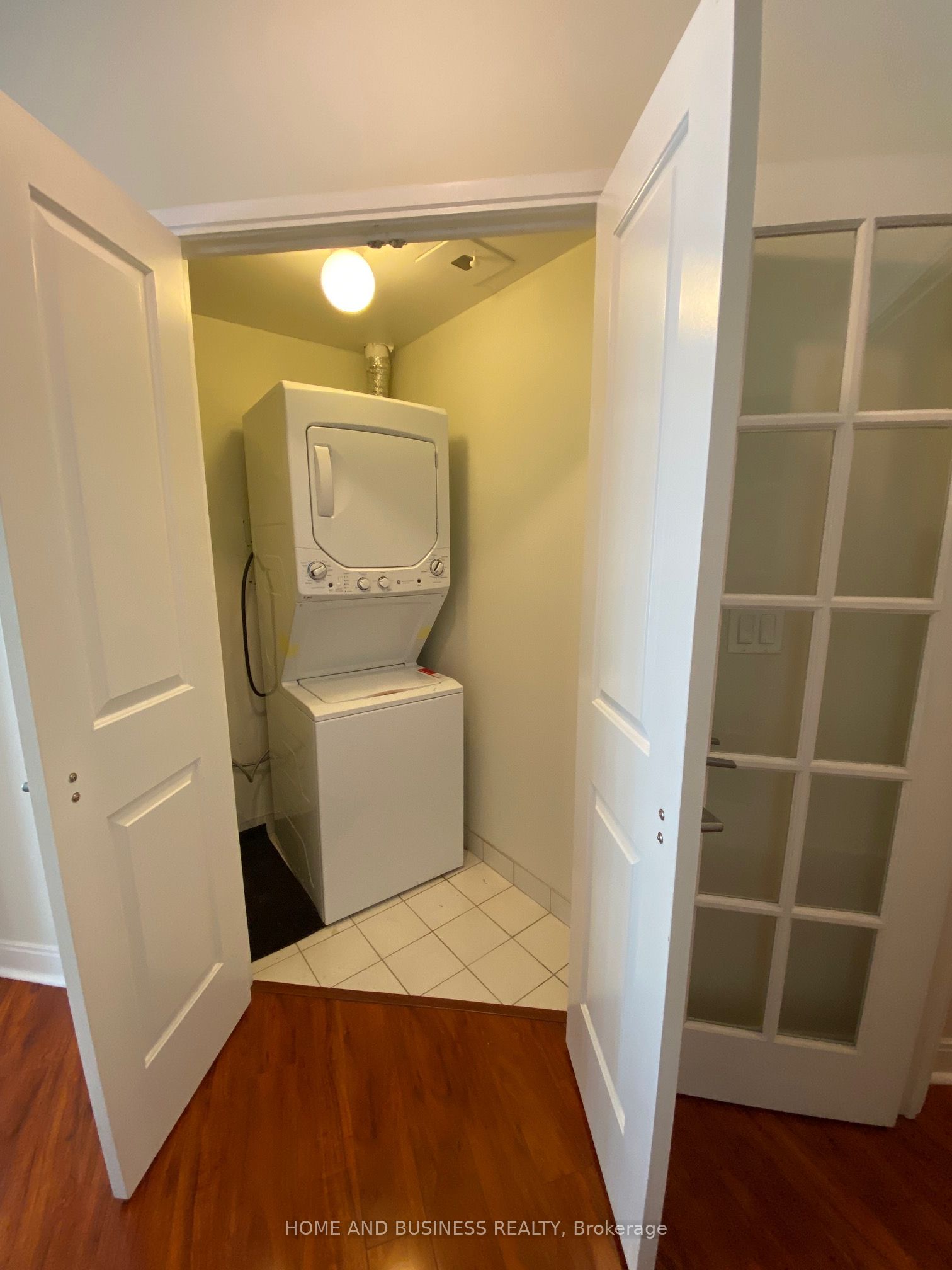 70 Absolute Avenue 2505 Property Photo 2
